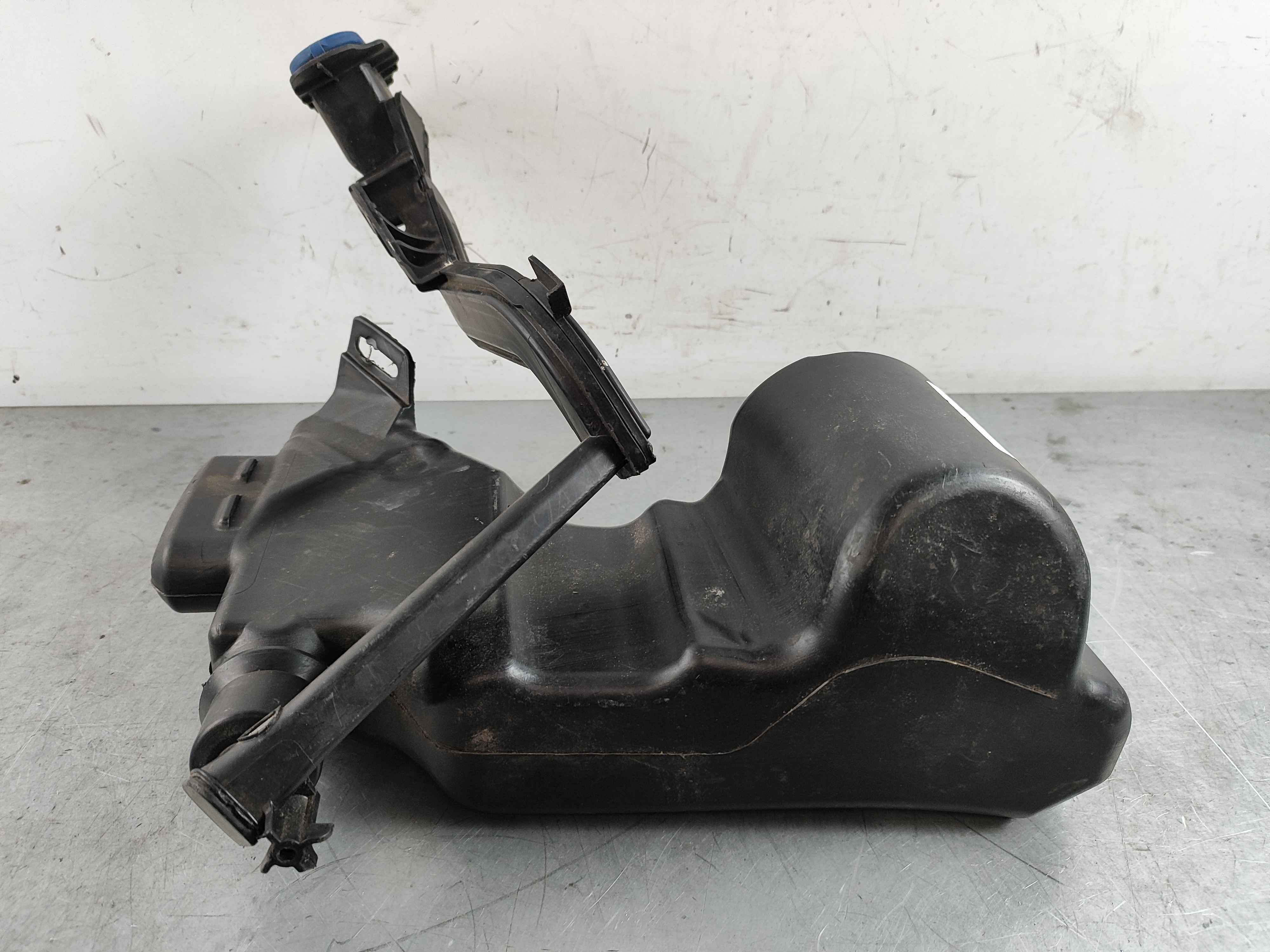 Washer fluid reservoir