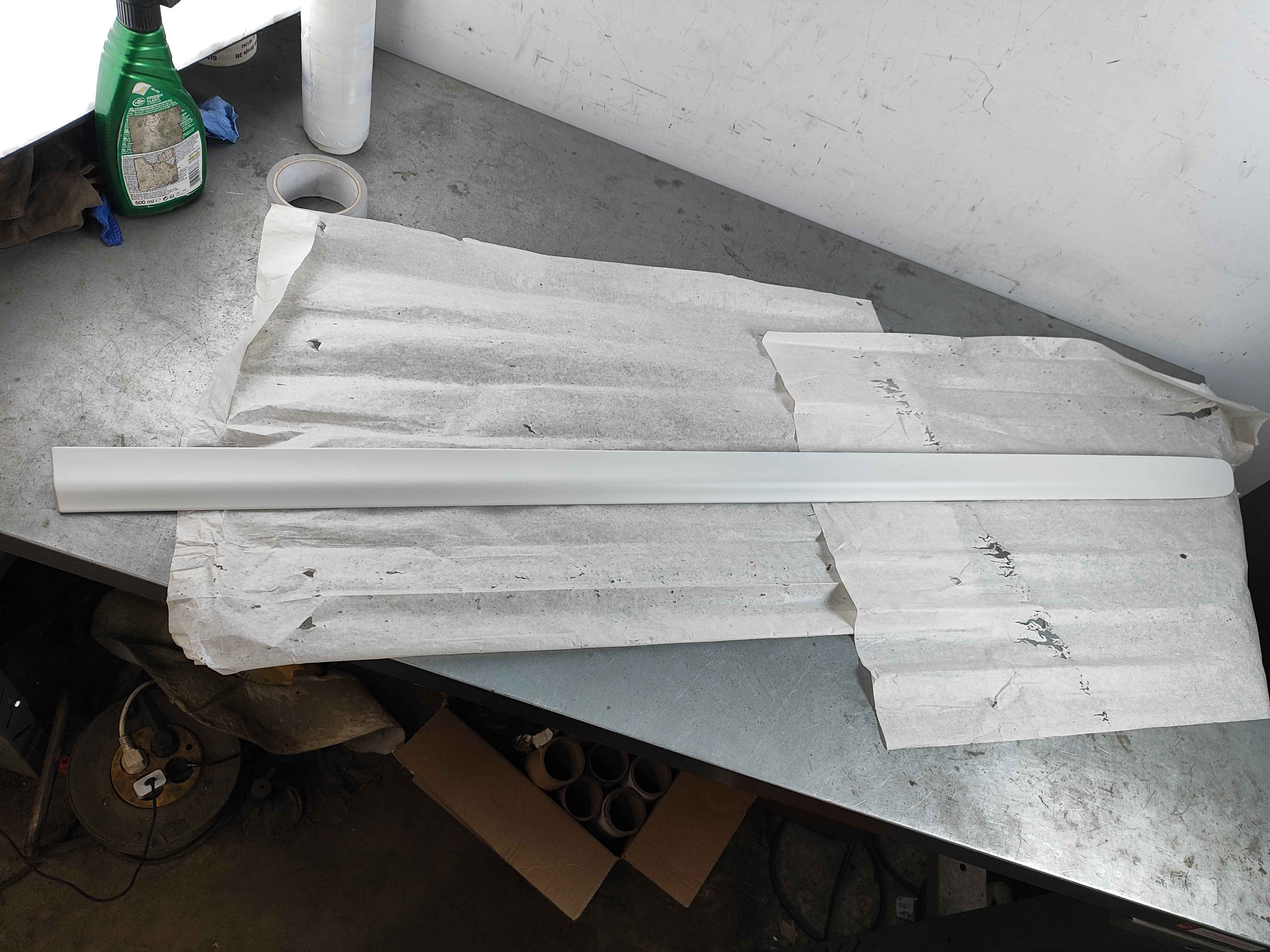 Trim moulding, right (C70 (06-))