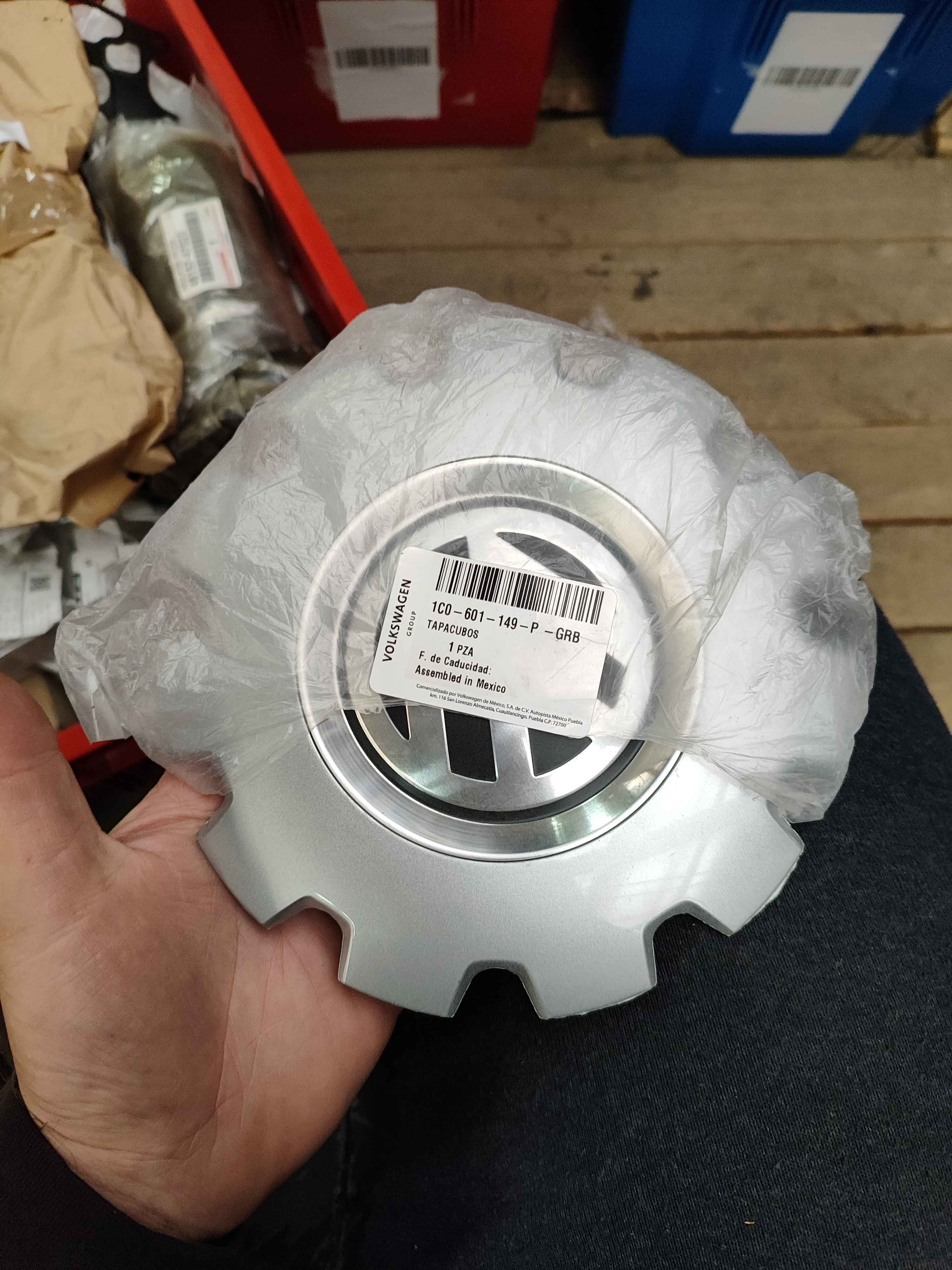 Hub cap brilliant chrome|dolomite grey