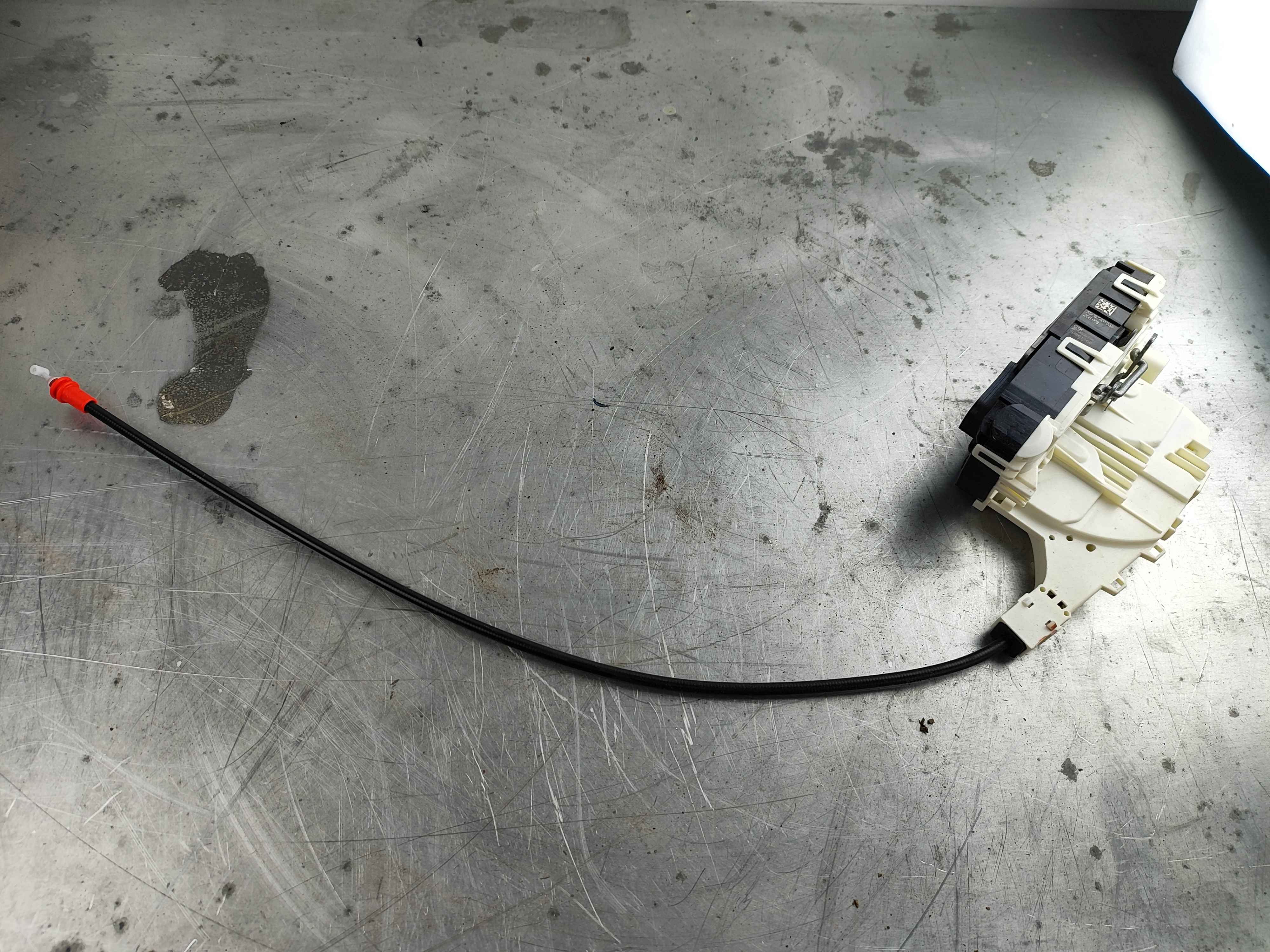 Lid lock Volkswagen Crafter 2E