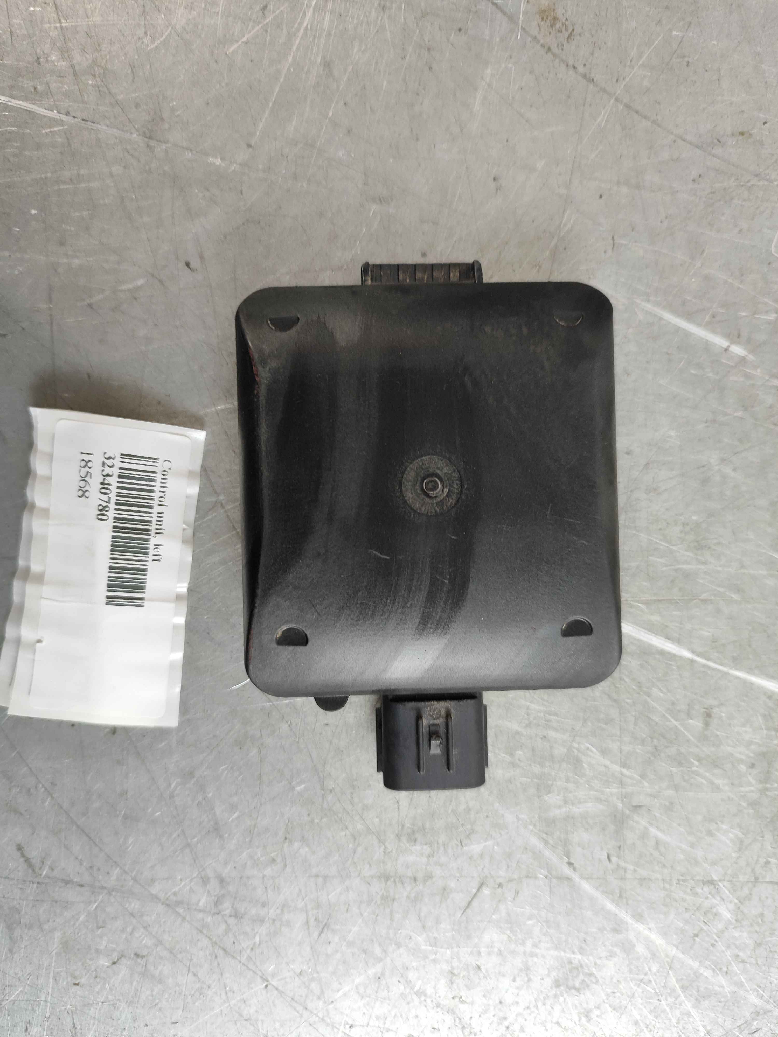 Control unit, left