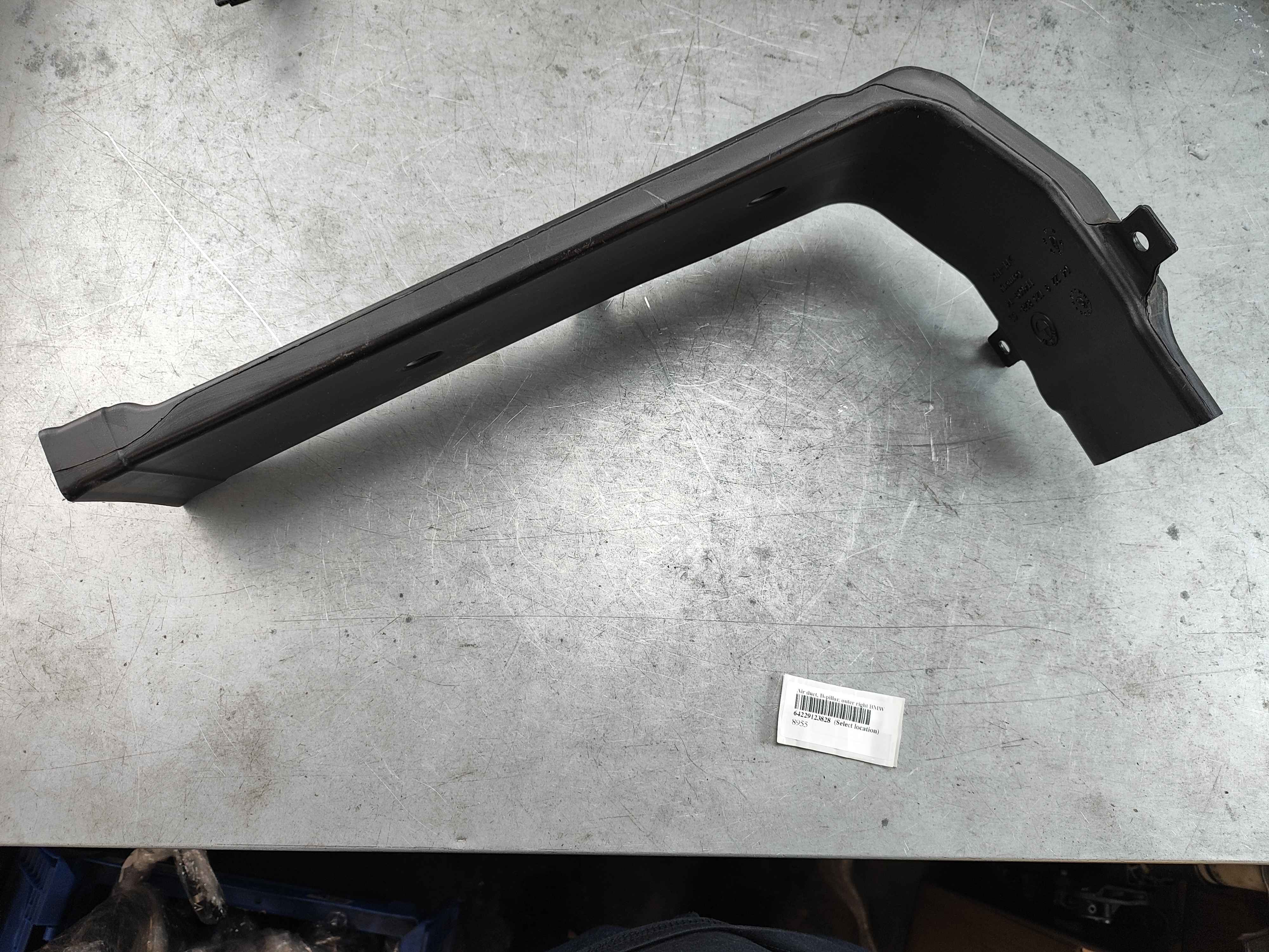 Air duct, B-pillar, outer right BMW