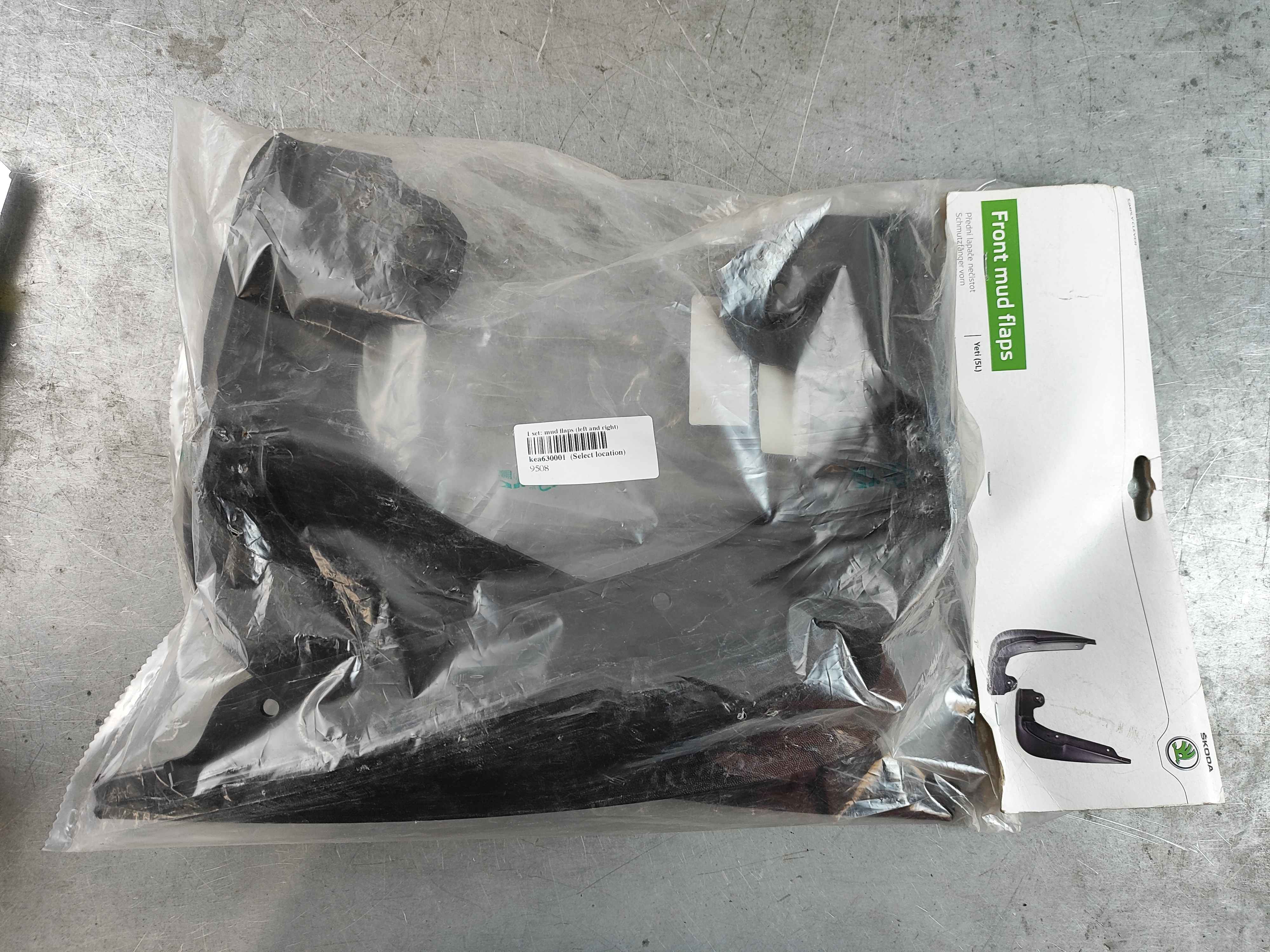 1 set: mud flaps (left and right)