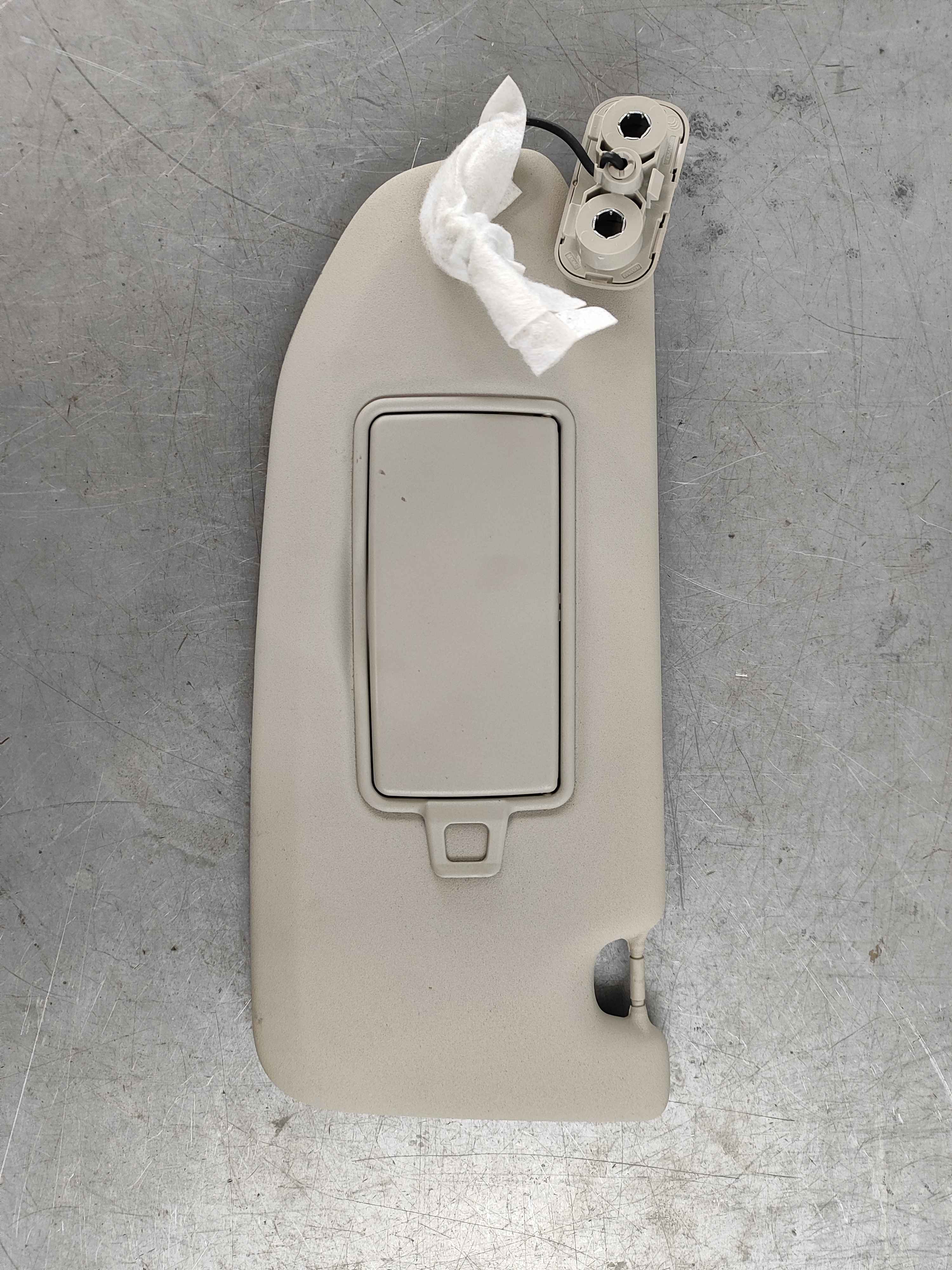 Sun visor, left, blonde
