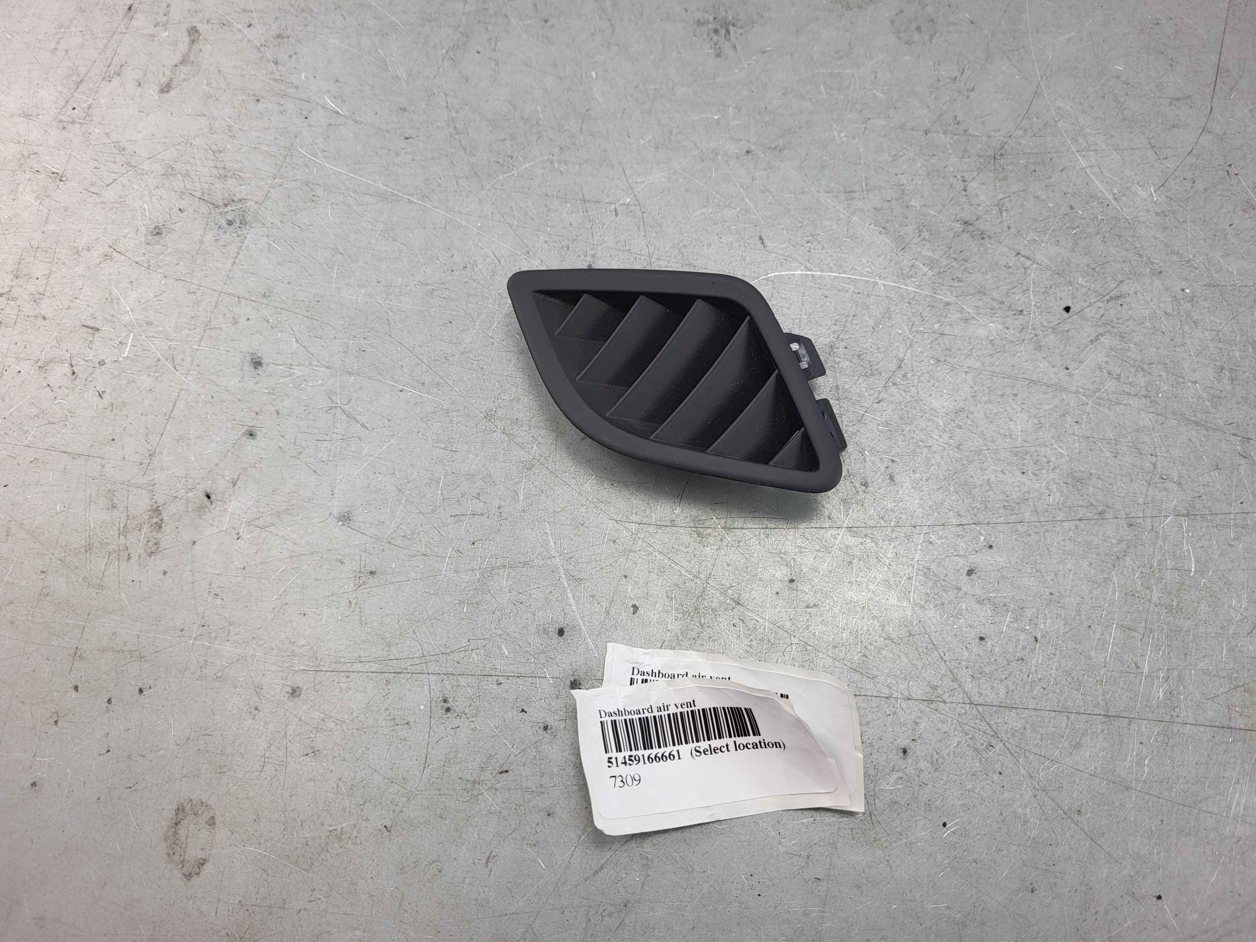 Dashboard air vent