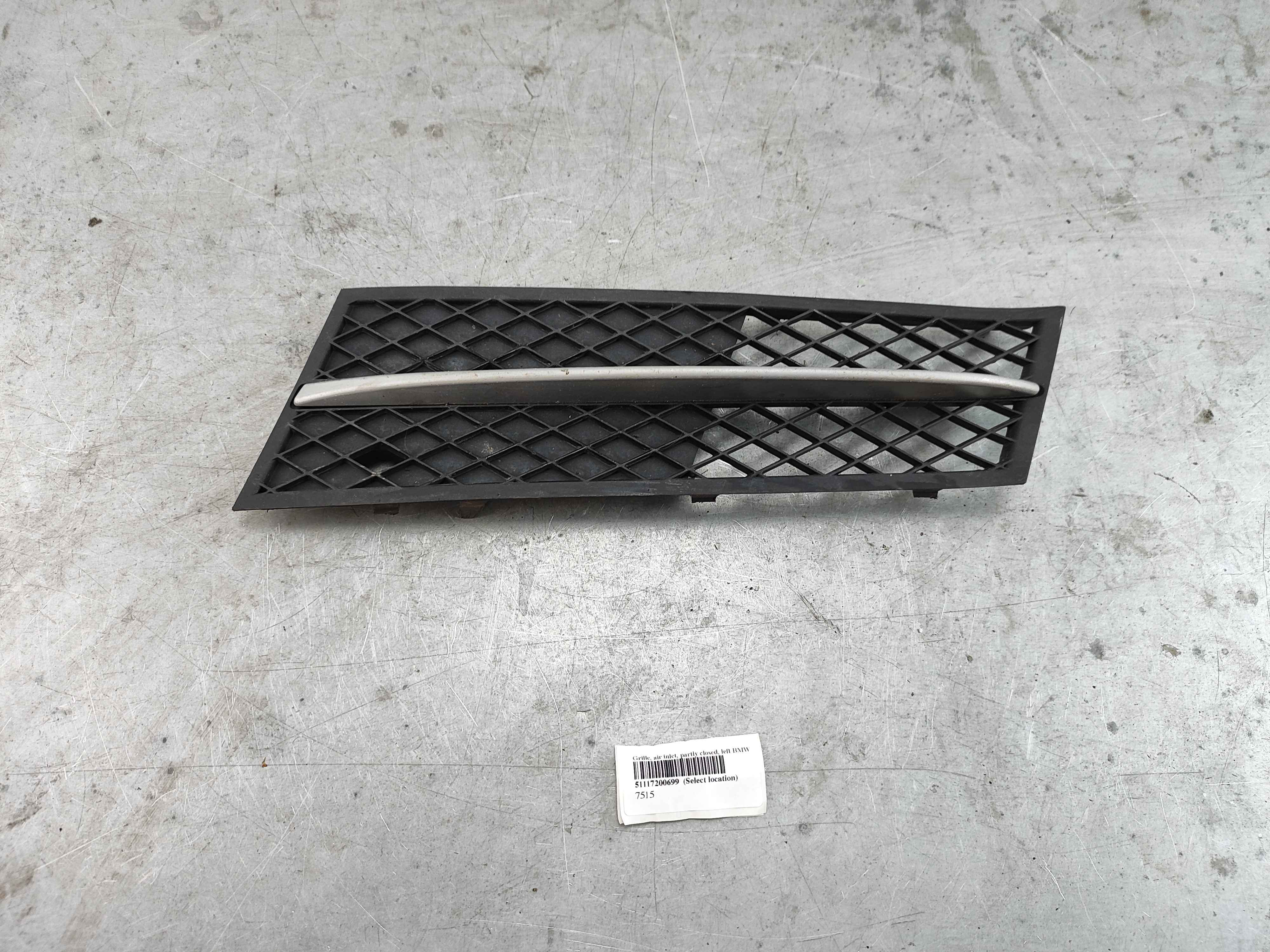 Grille, air inlet, partly closed, left BMW