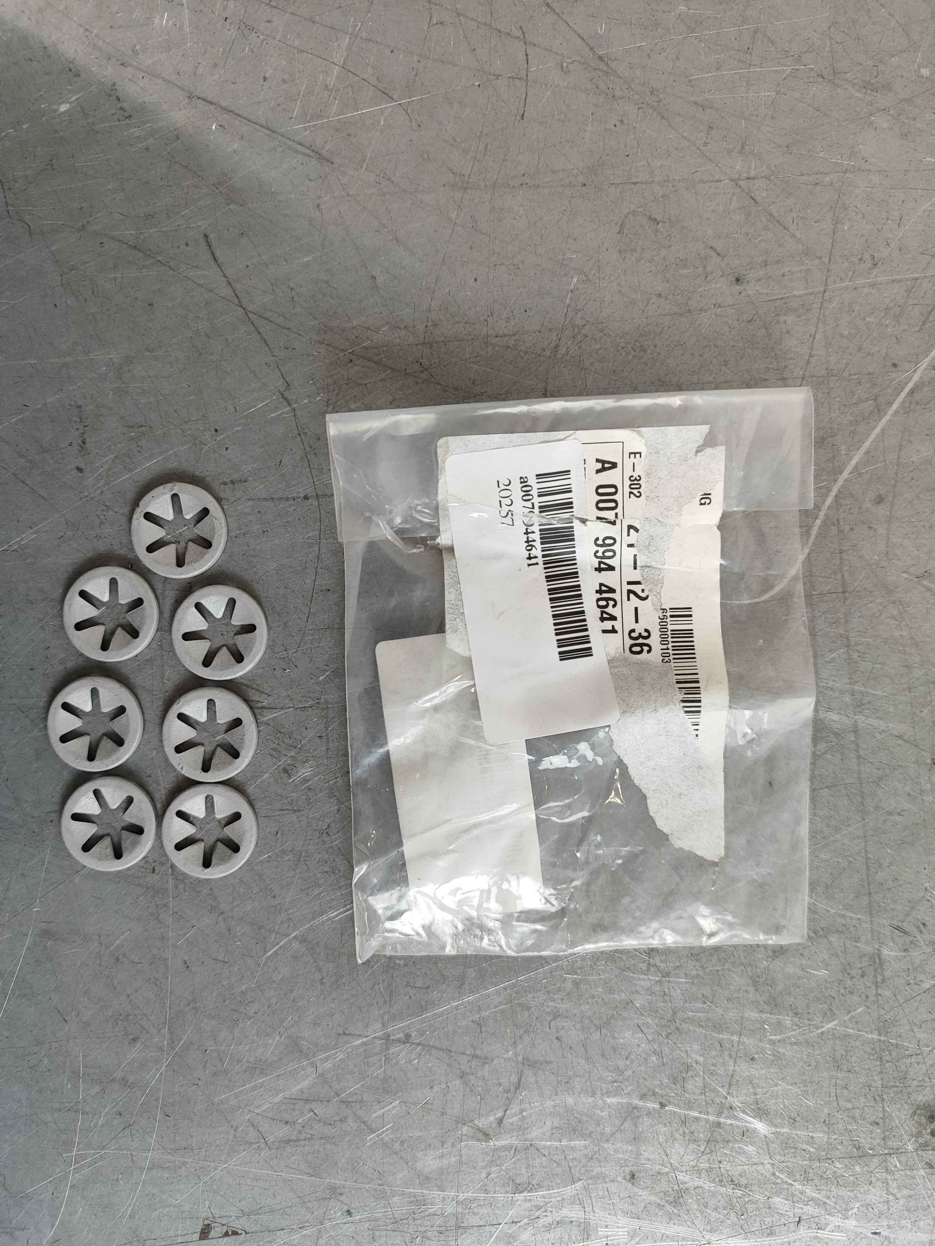 Mercedes-Benz a0079944641