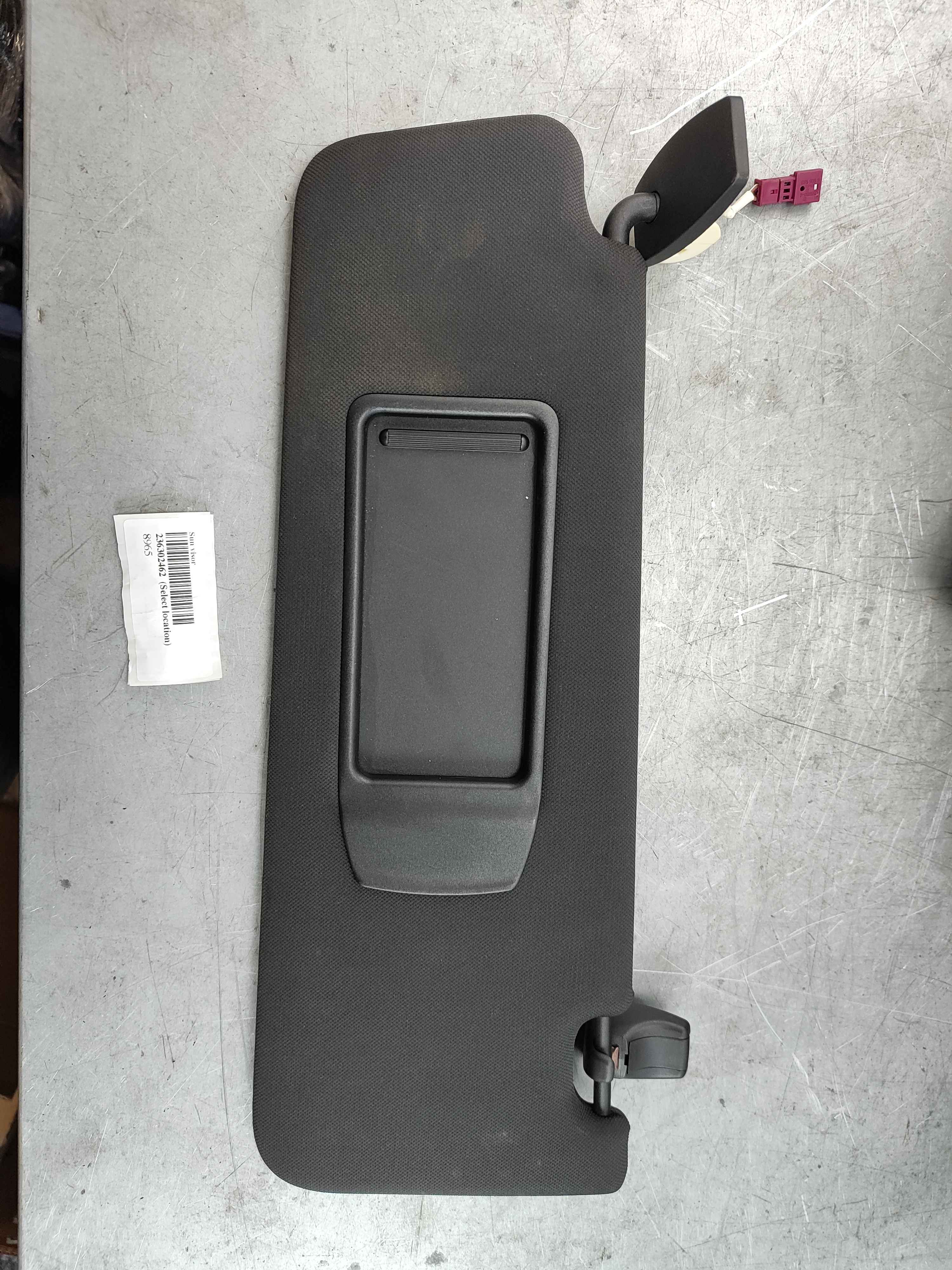 Sun visor
