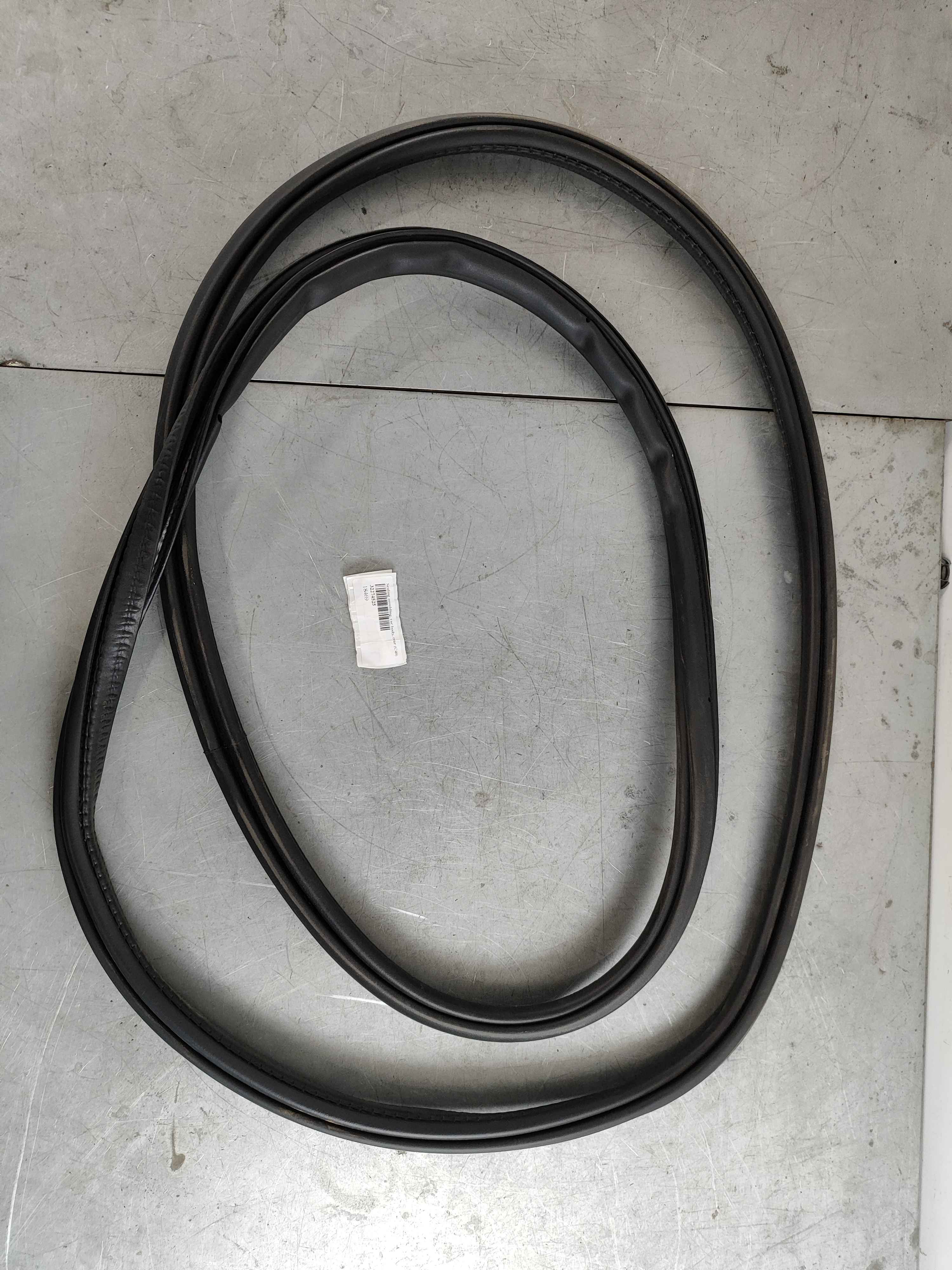Sealing moulding, car body, rear (C40)
