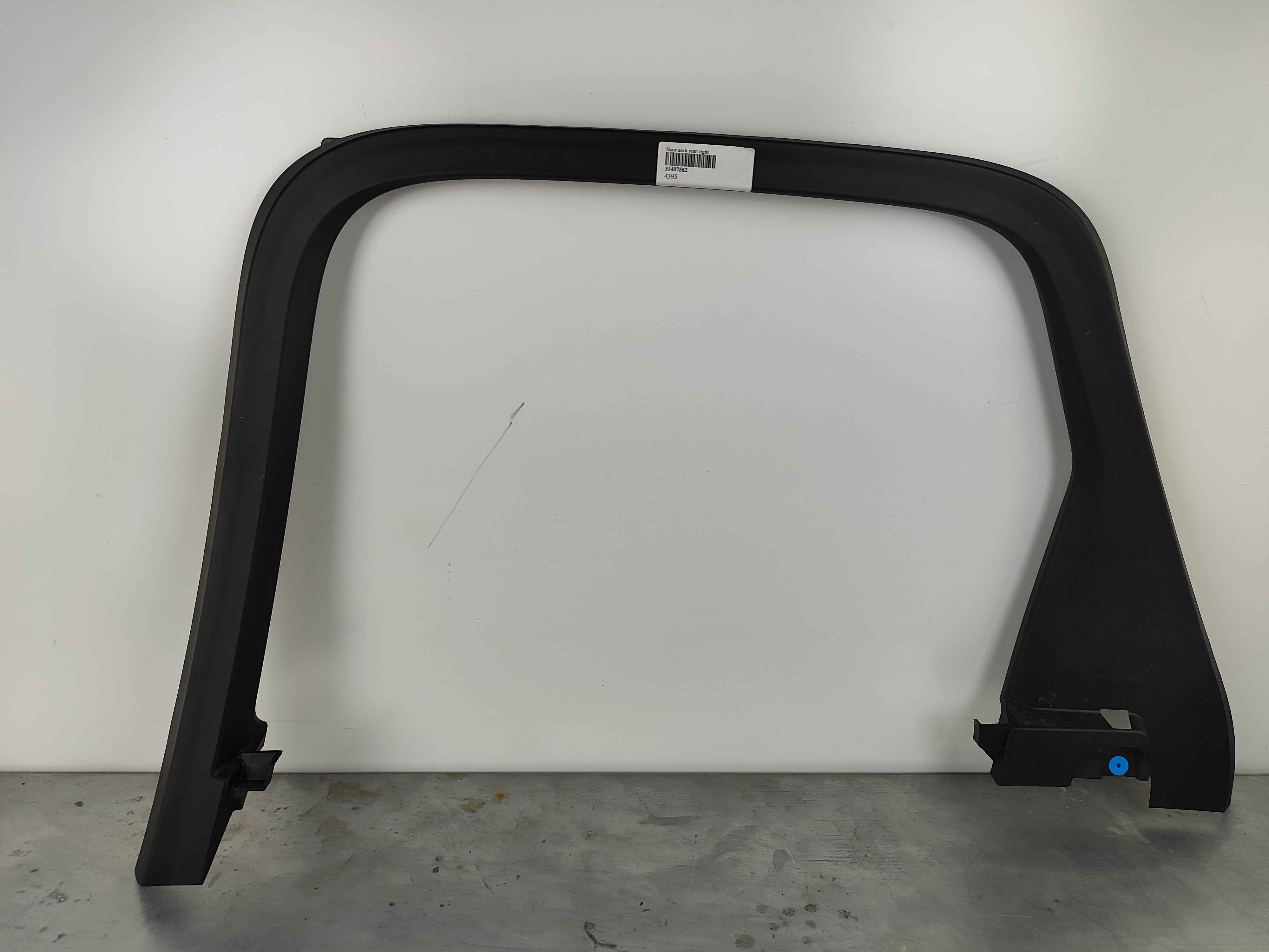 Door arch rear right