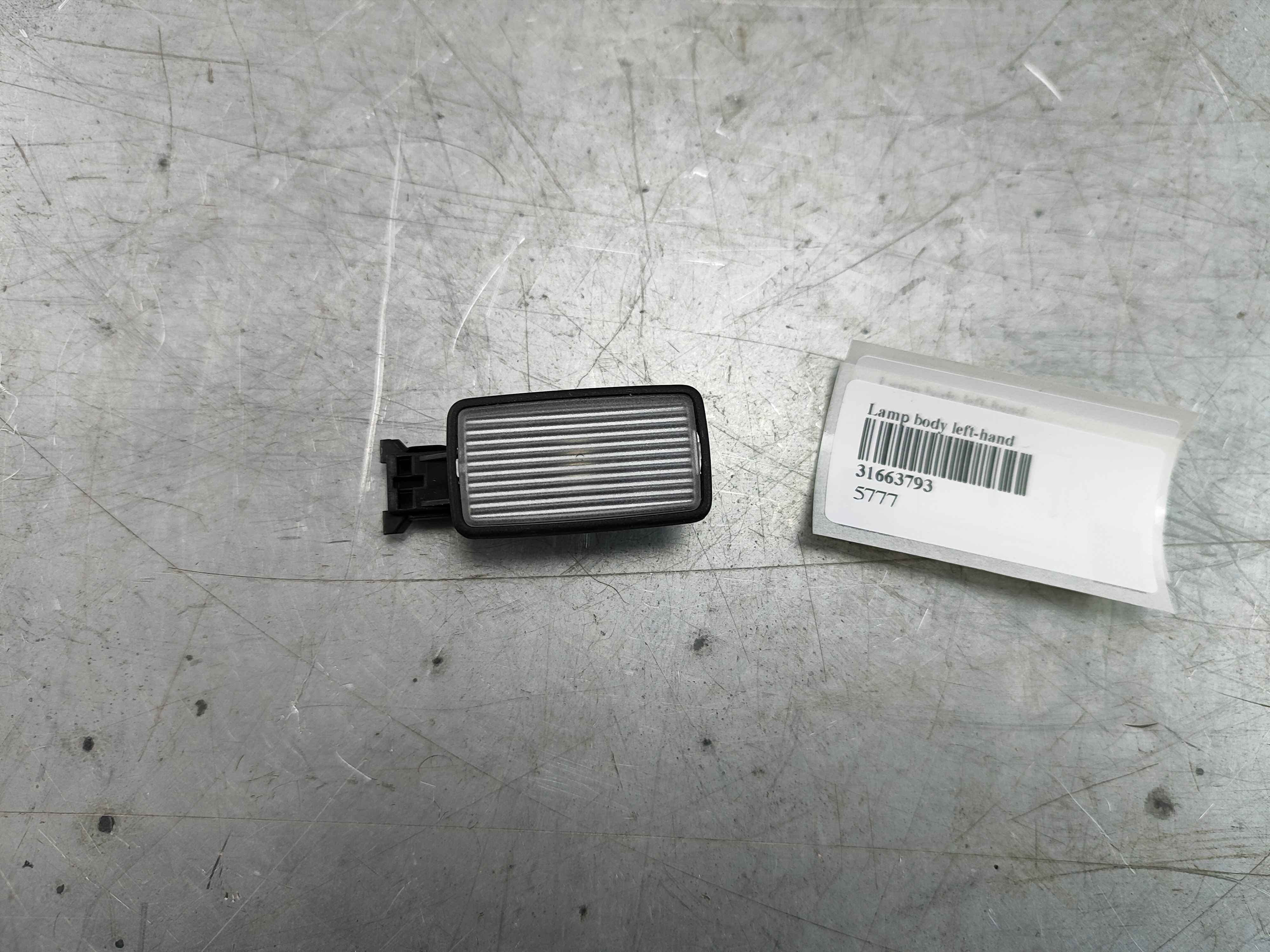 Lamp body left-hand seat Variant code: PD02 front