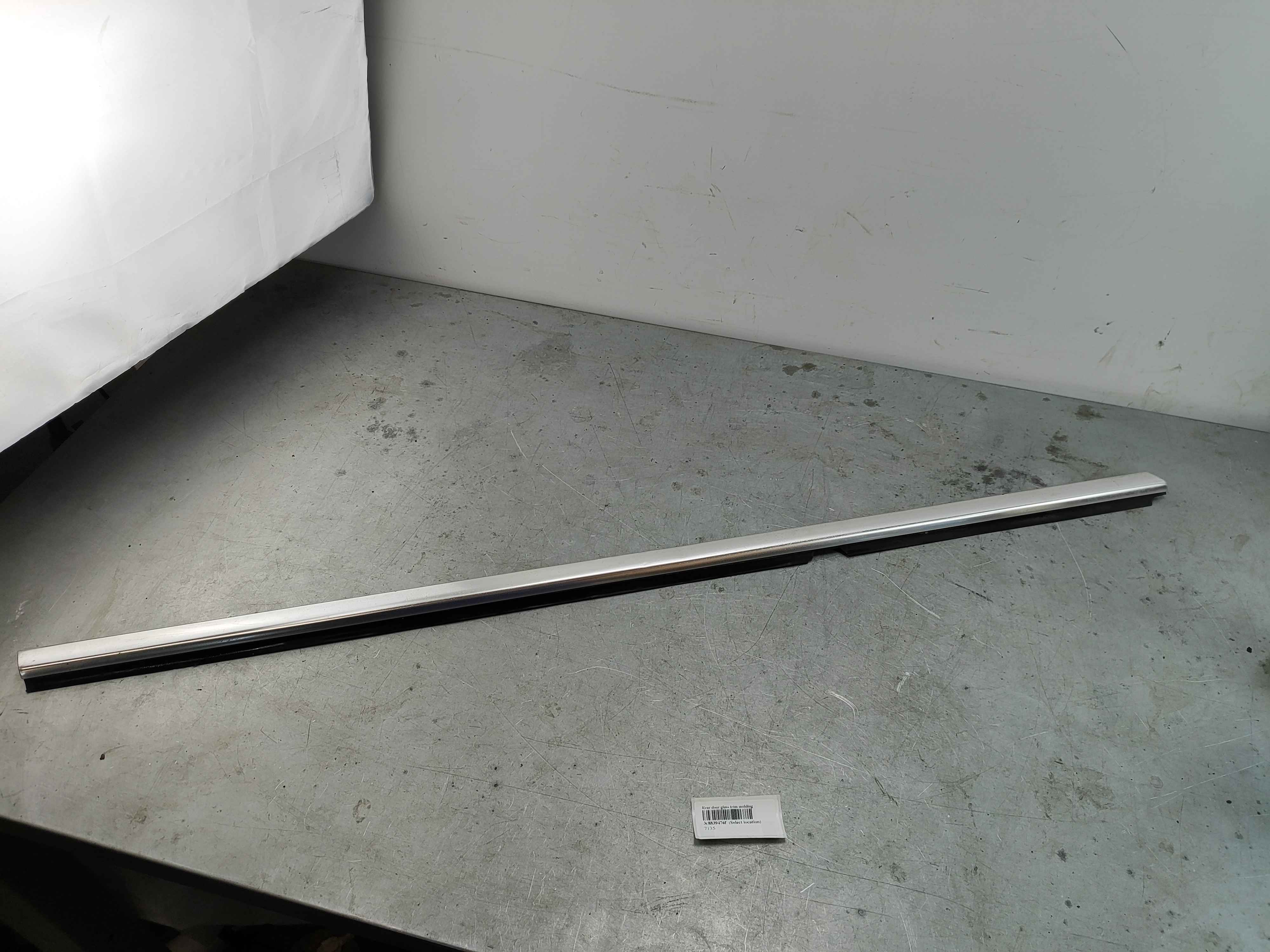 Rear door glass trim molding