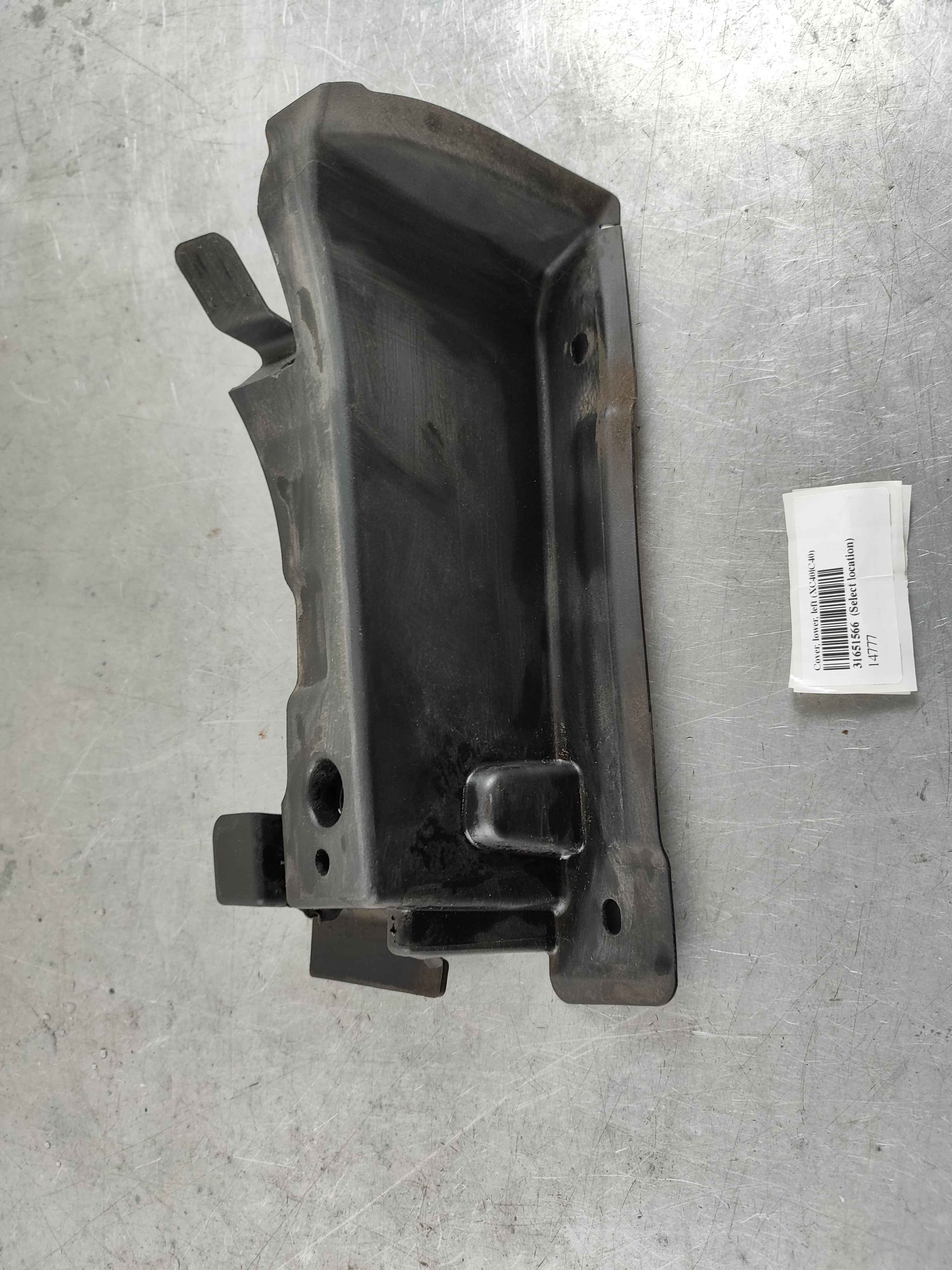 Cover, lower, left (XC40|C40)