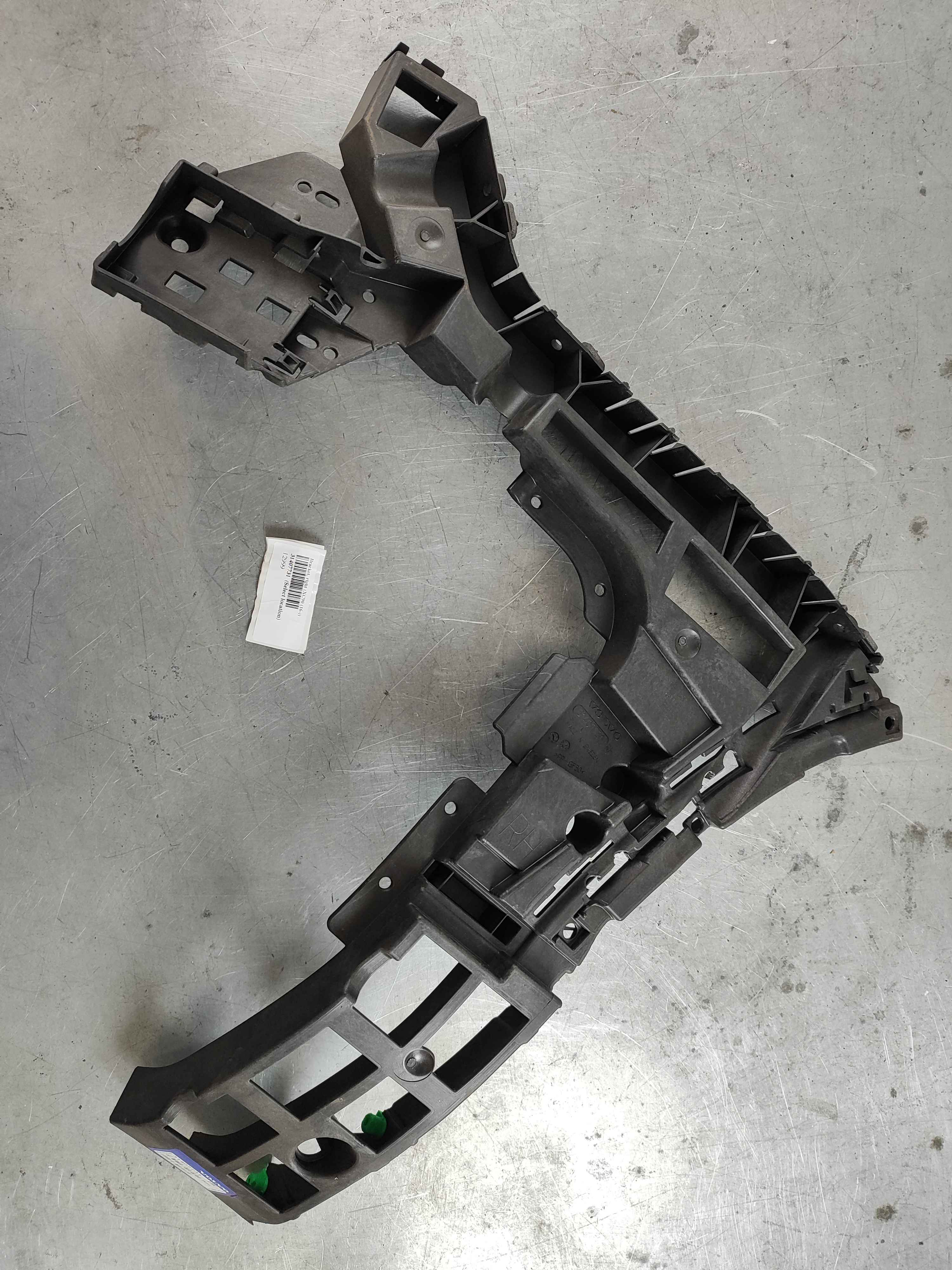 Bracket, right (XC90 (16-))