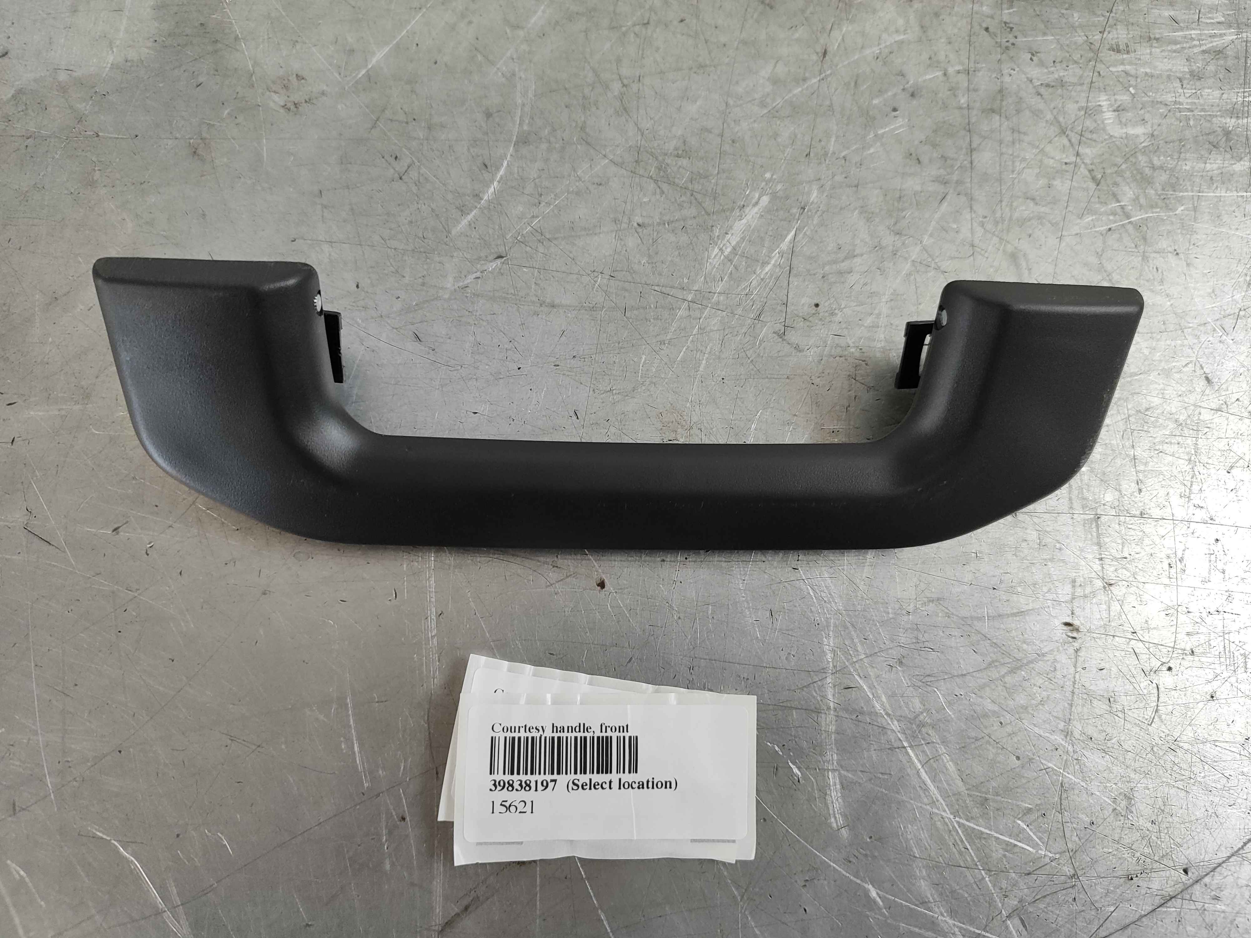 Courtesy handle, front