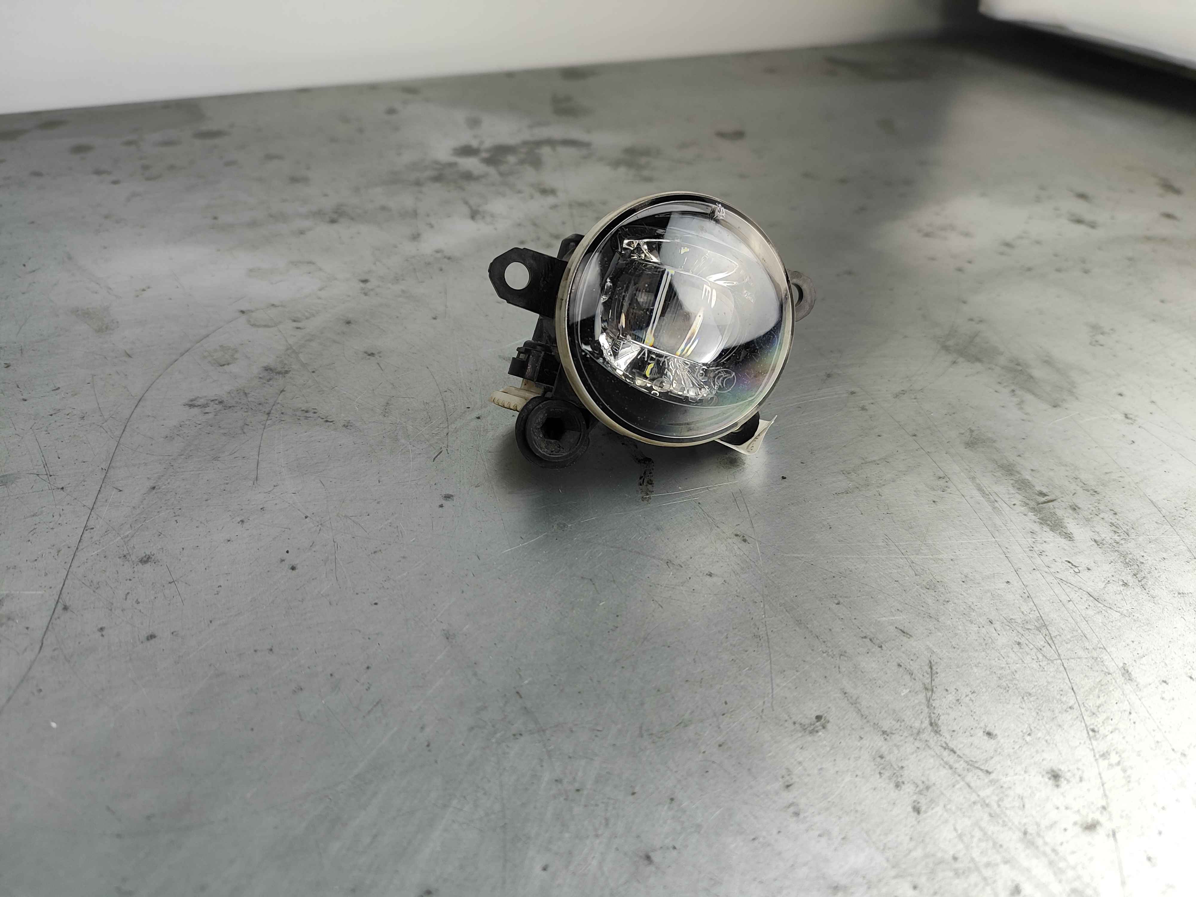 Fog lamp, right (V60 (19-)|S60 (19-)|V60 Cross C. (19-))
