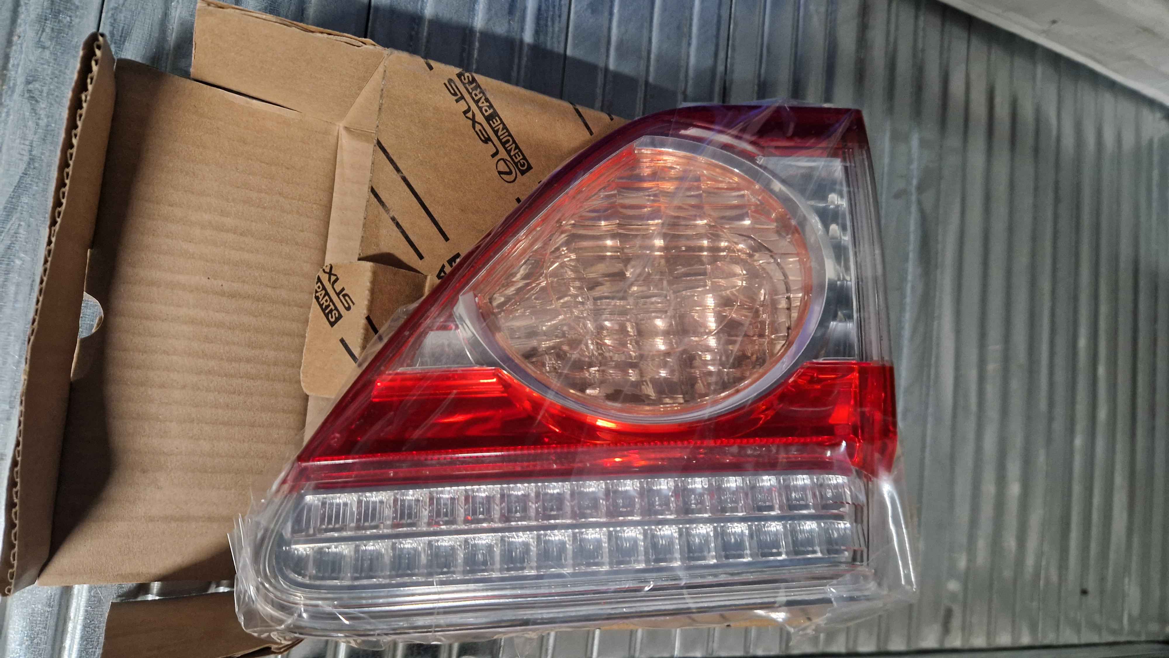 Lens and body, rear lamp, rh