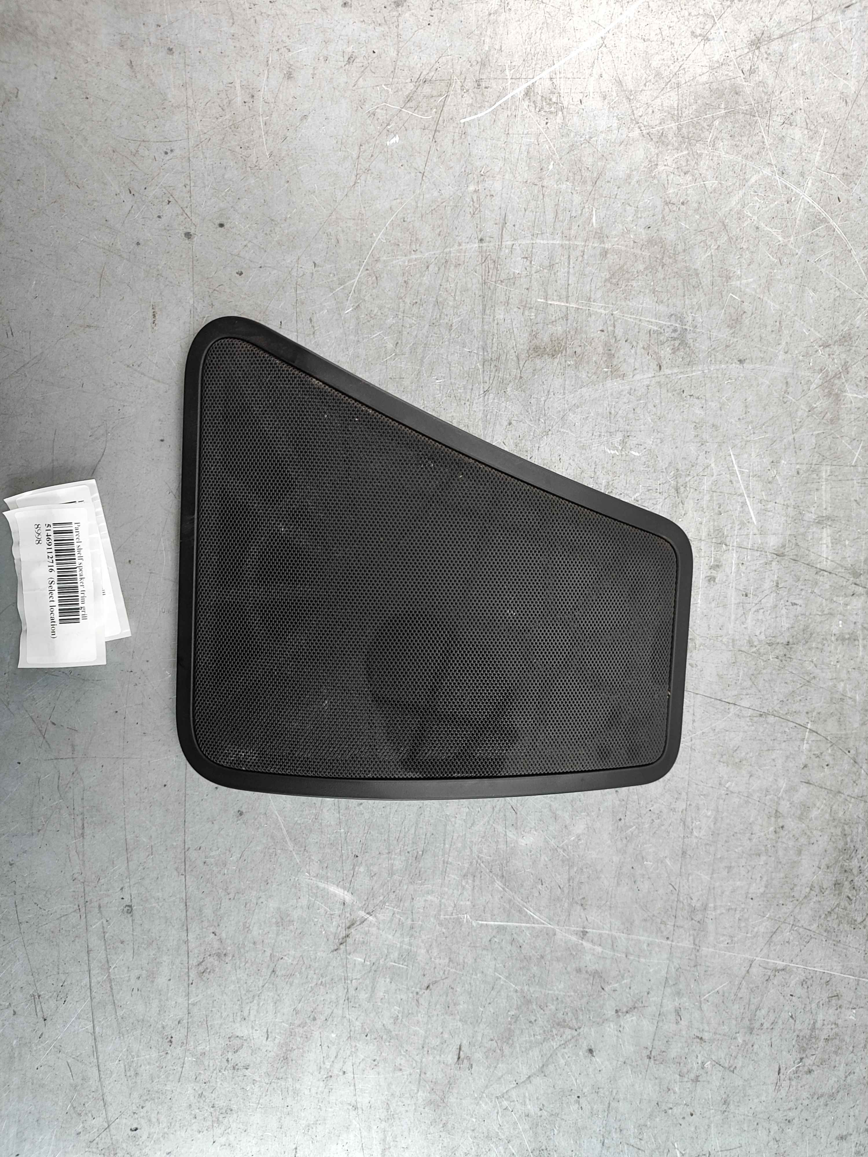 Parcel shelf speaker trim grill