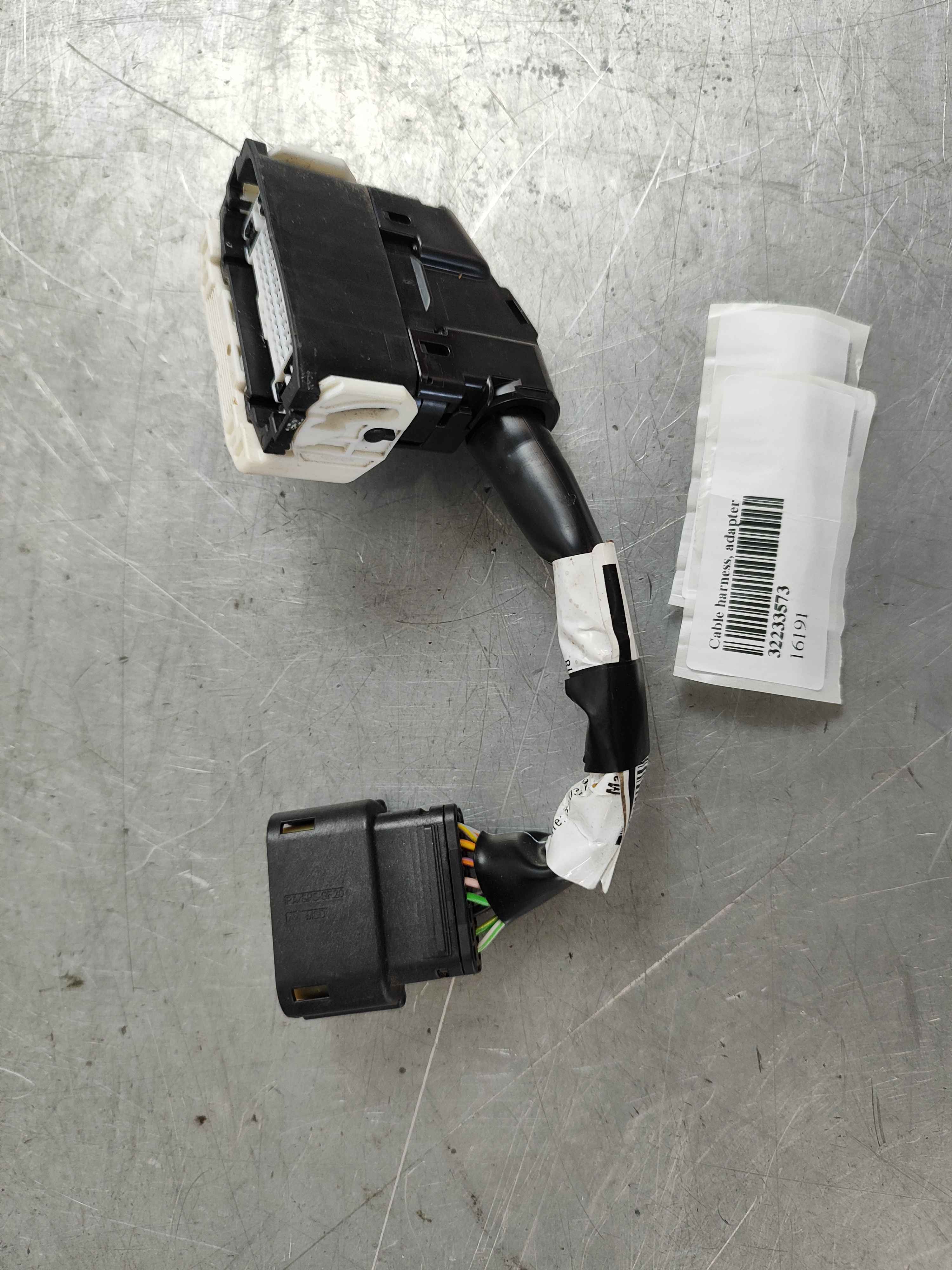 Cable harness, adapter