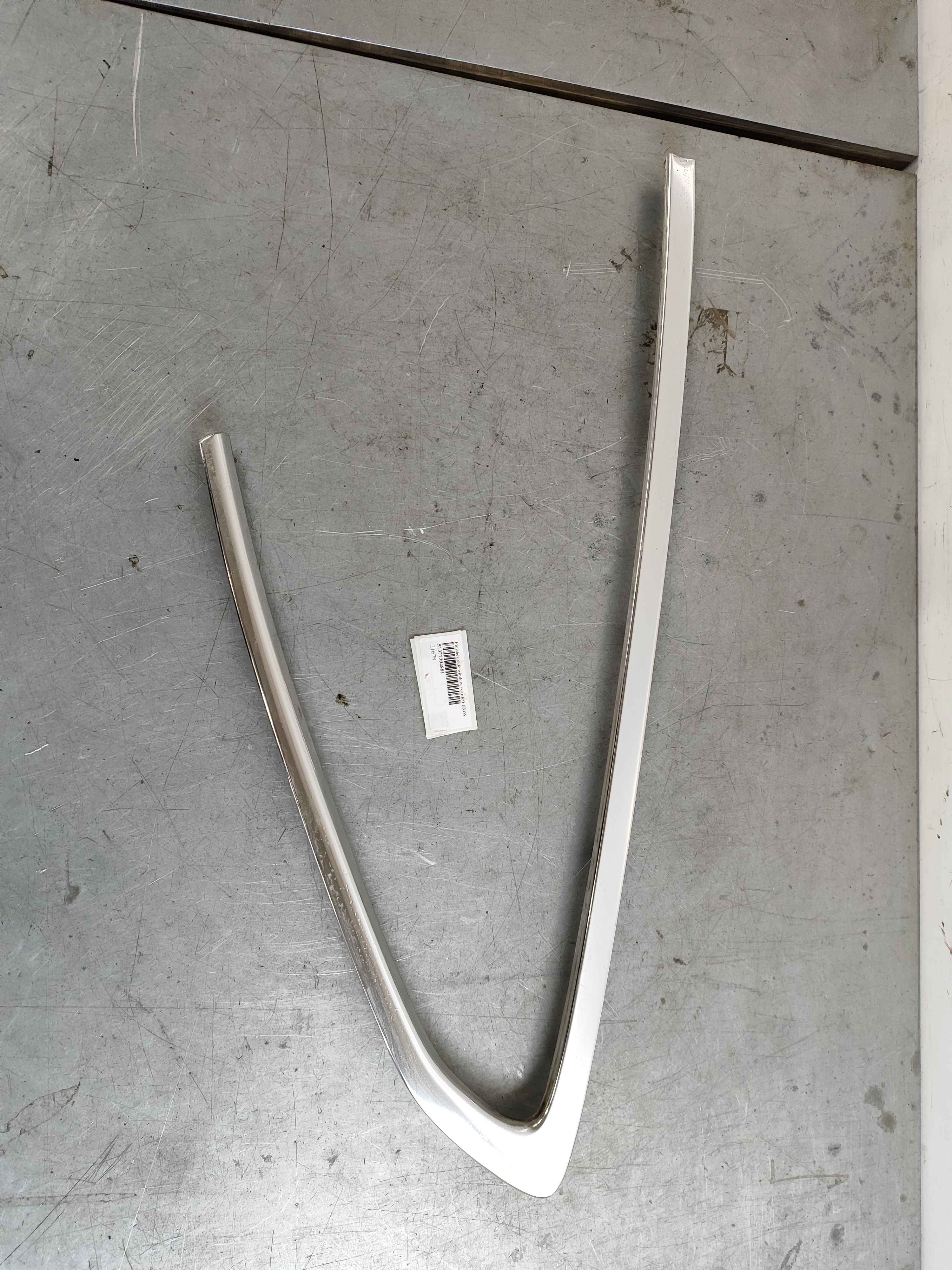 Finisher, side window, rear left BMW