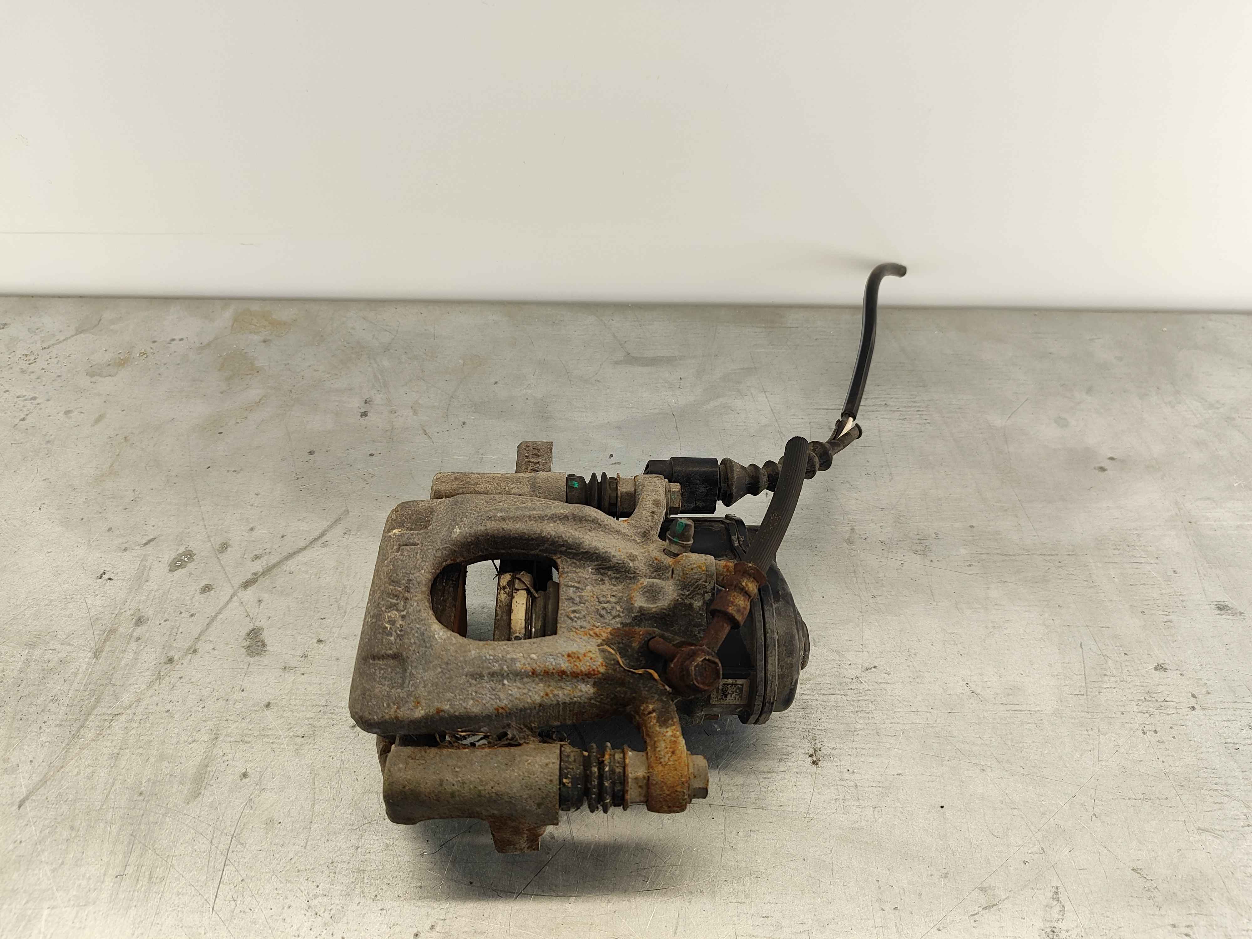 Caliper Assy-Re