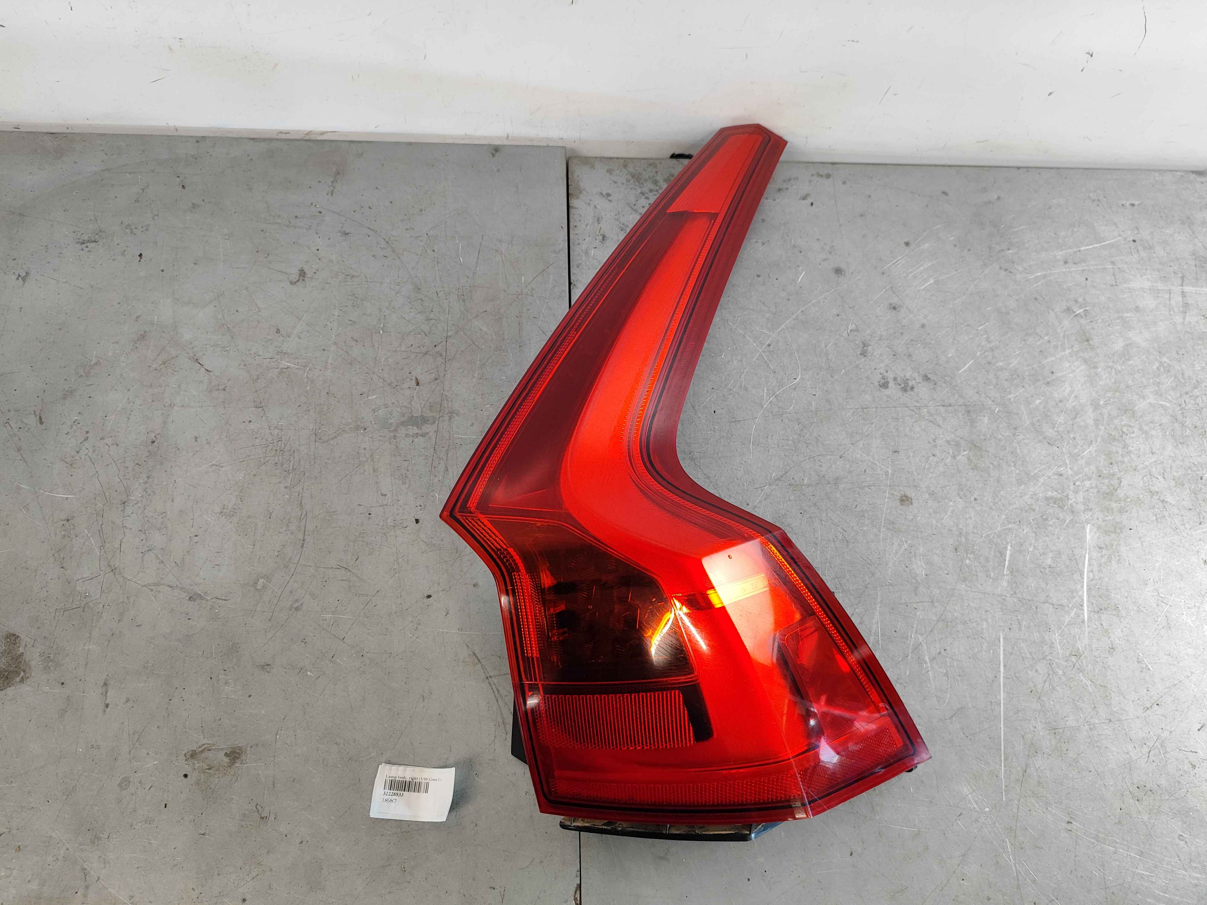 Lamp body, right (V90 Cross C.)
