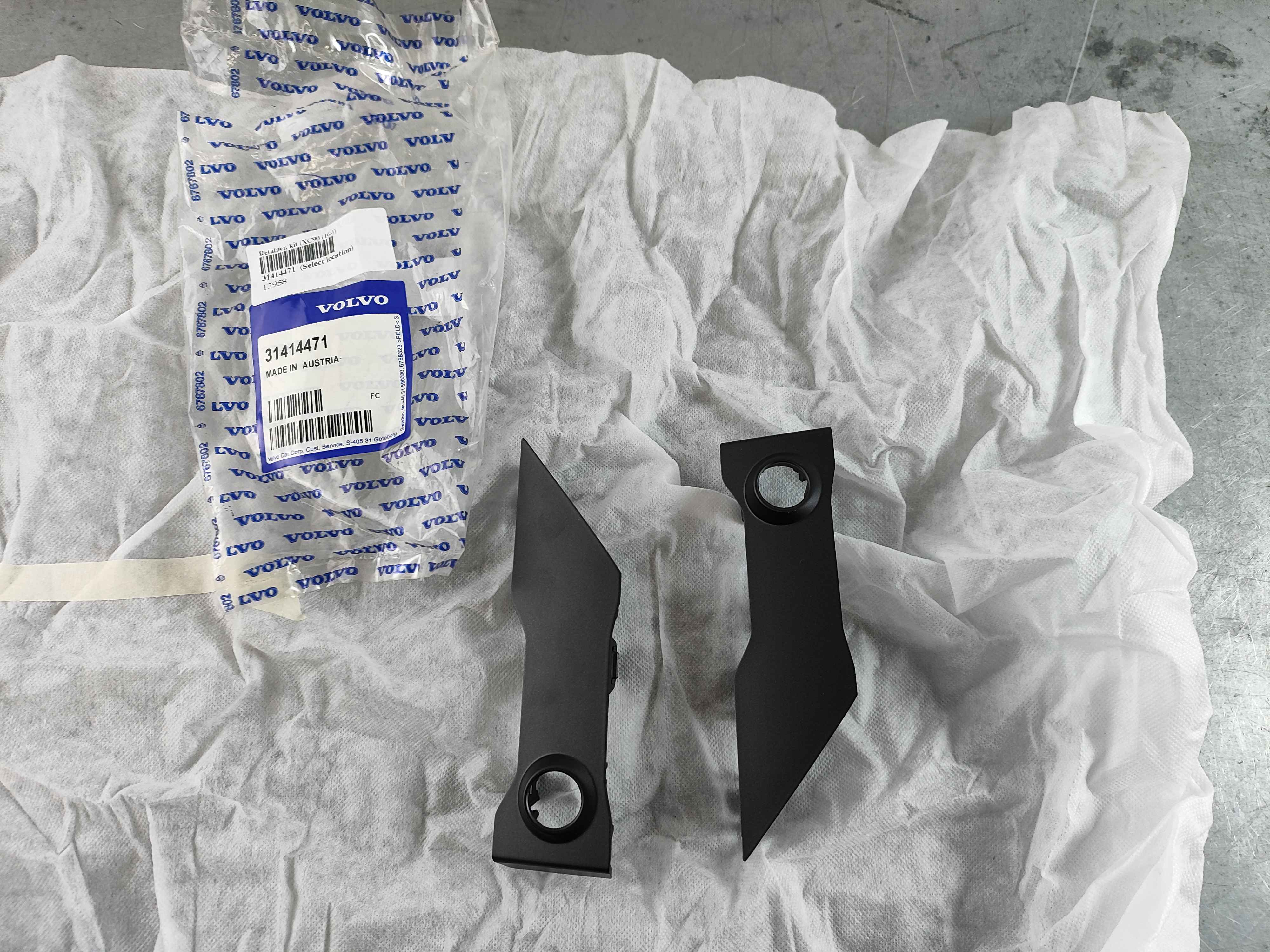 Retainer, kit (XC90 (16-))