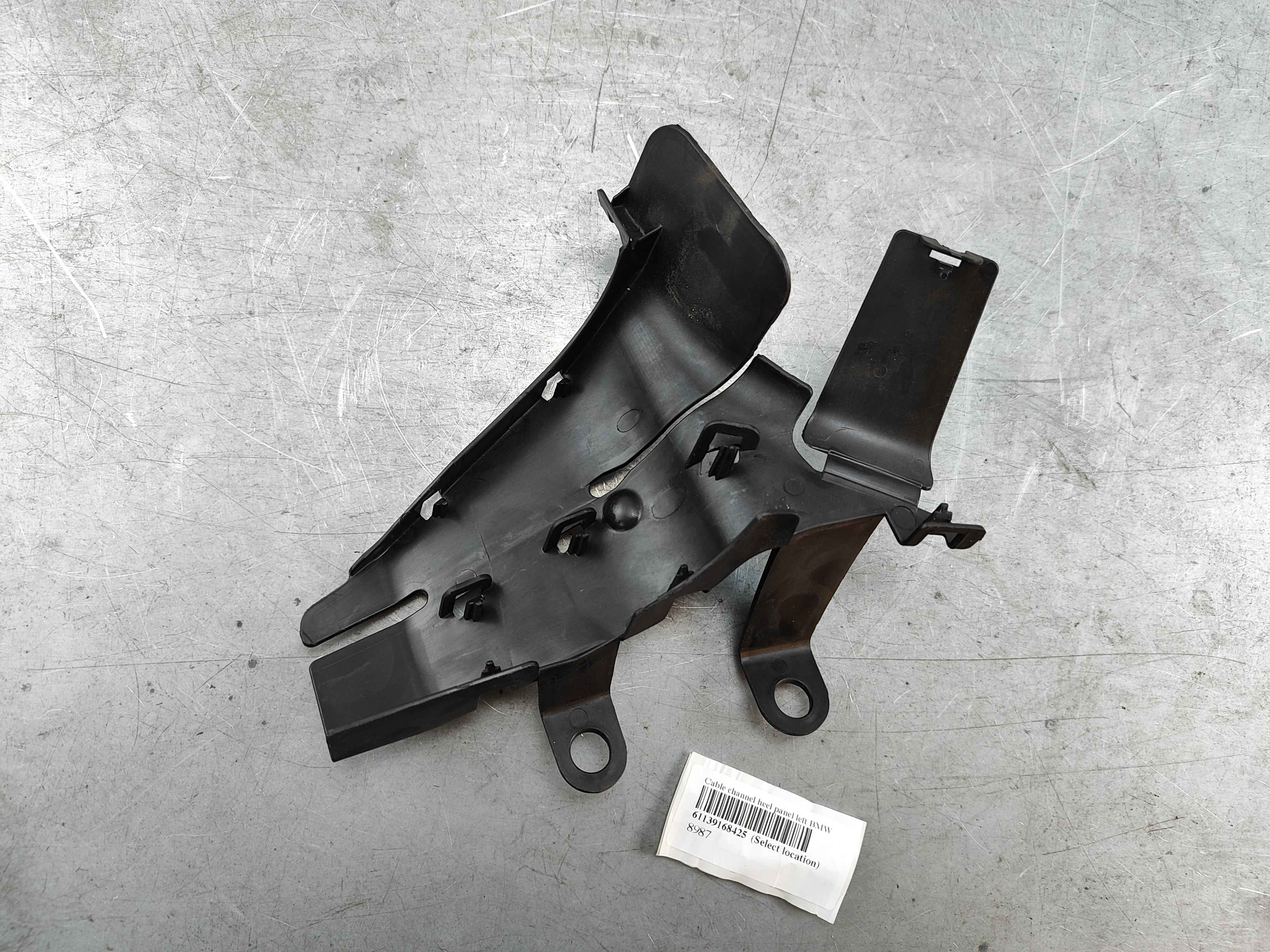 Cable channel heel panel left BMW