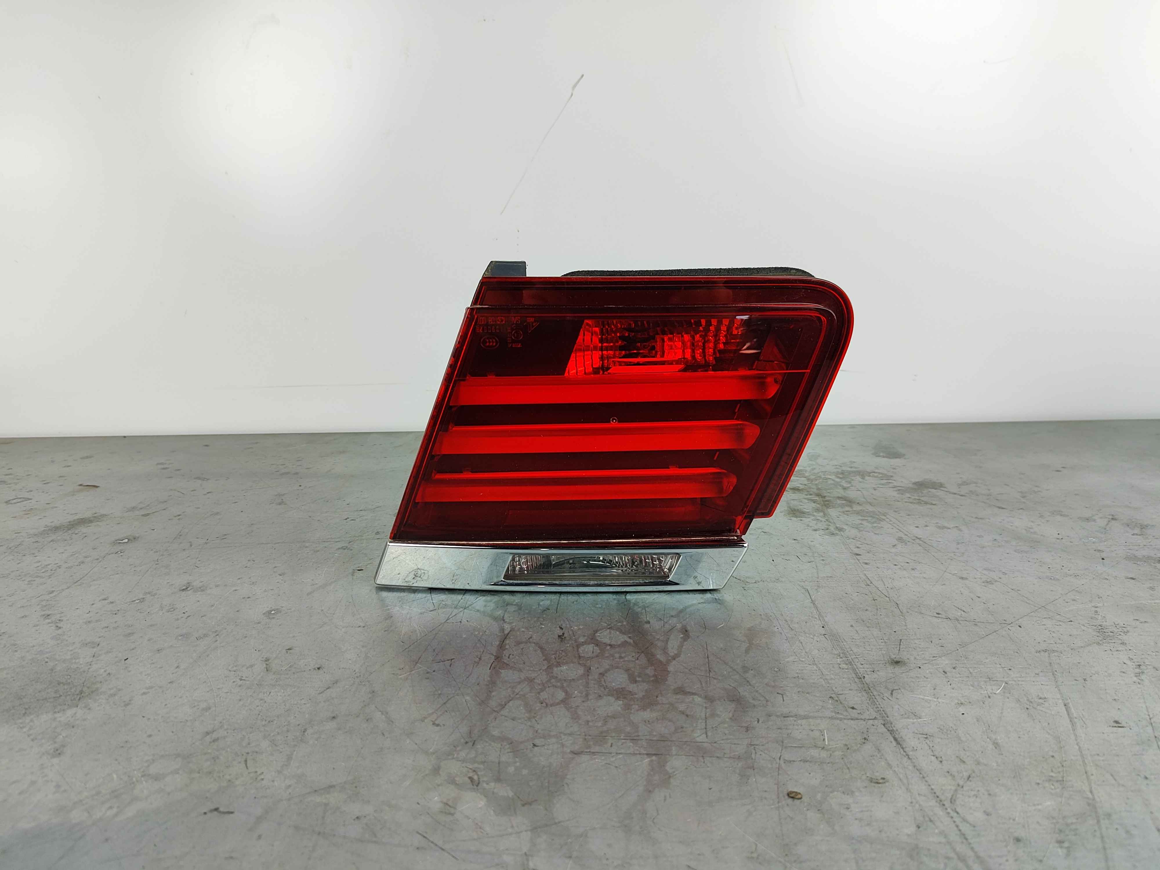 Rear light in trunk lid, right BMW