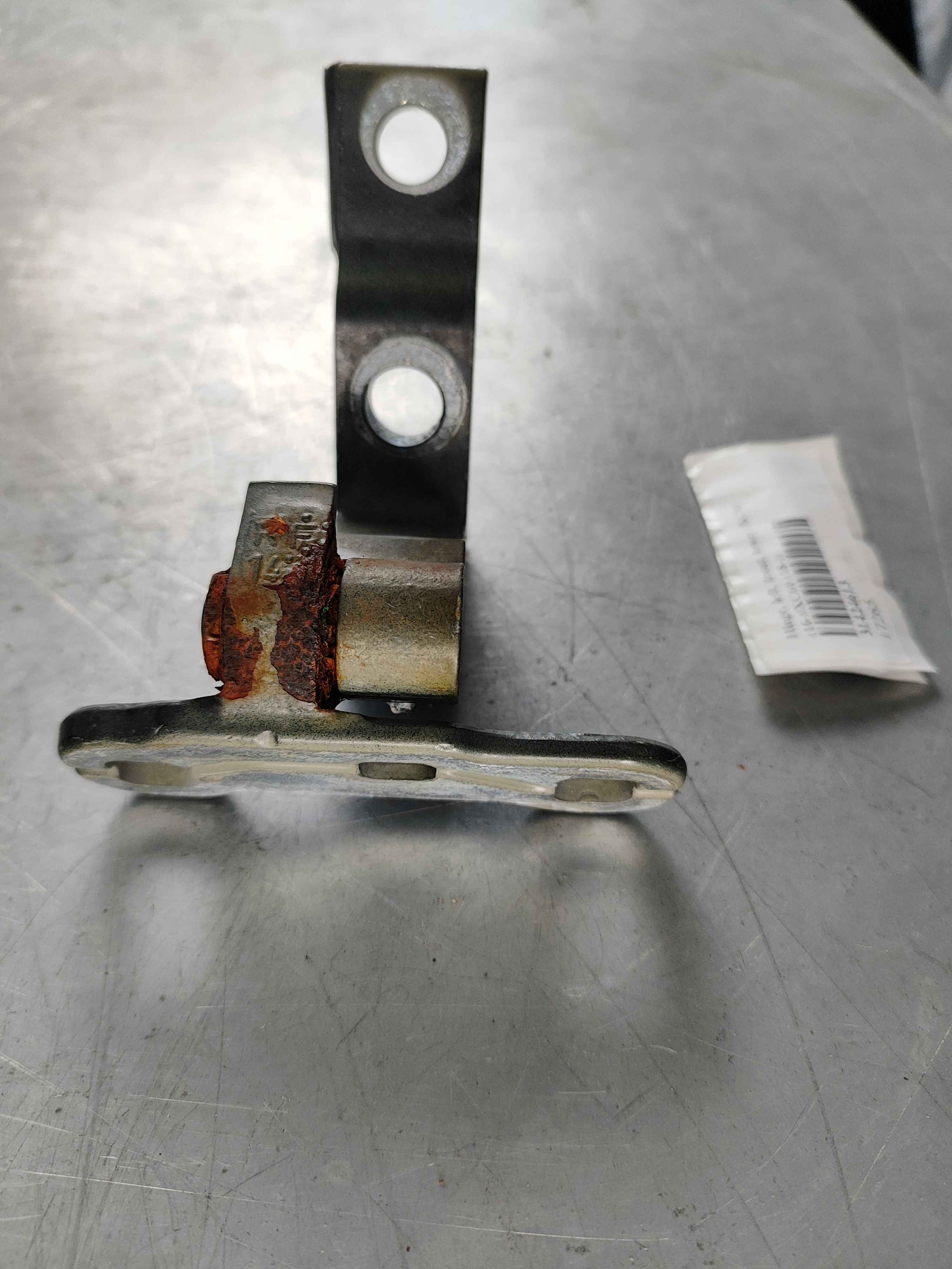 Hinge, left, front, lower (XC90 (16-)|XC60 (18-))