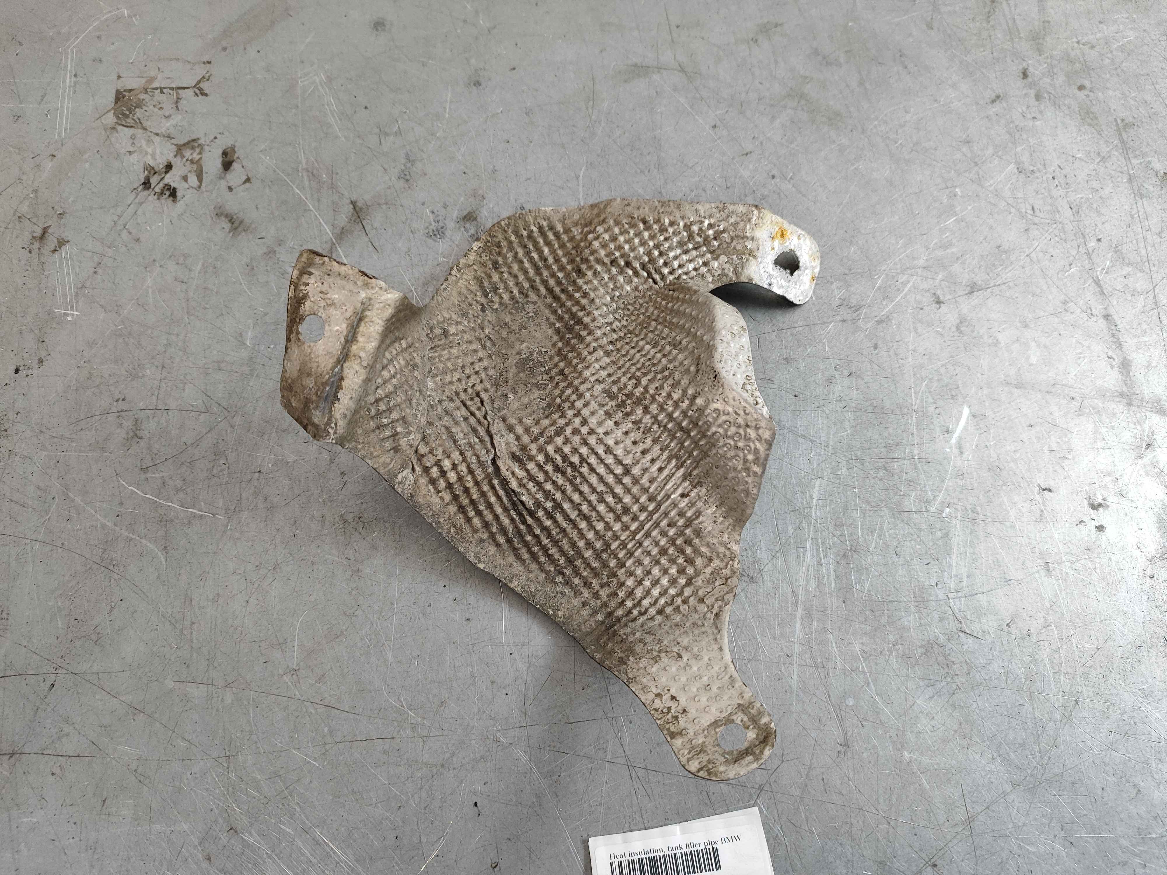 Heat insulation, tank filler pipe BMW