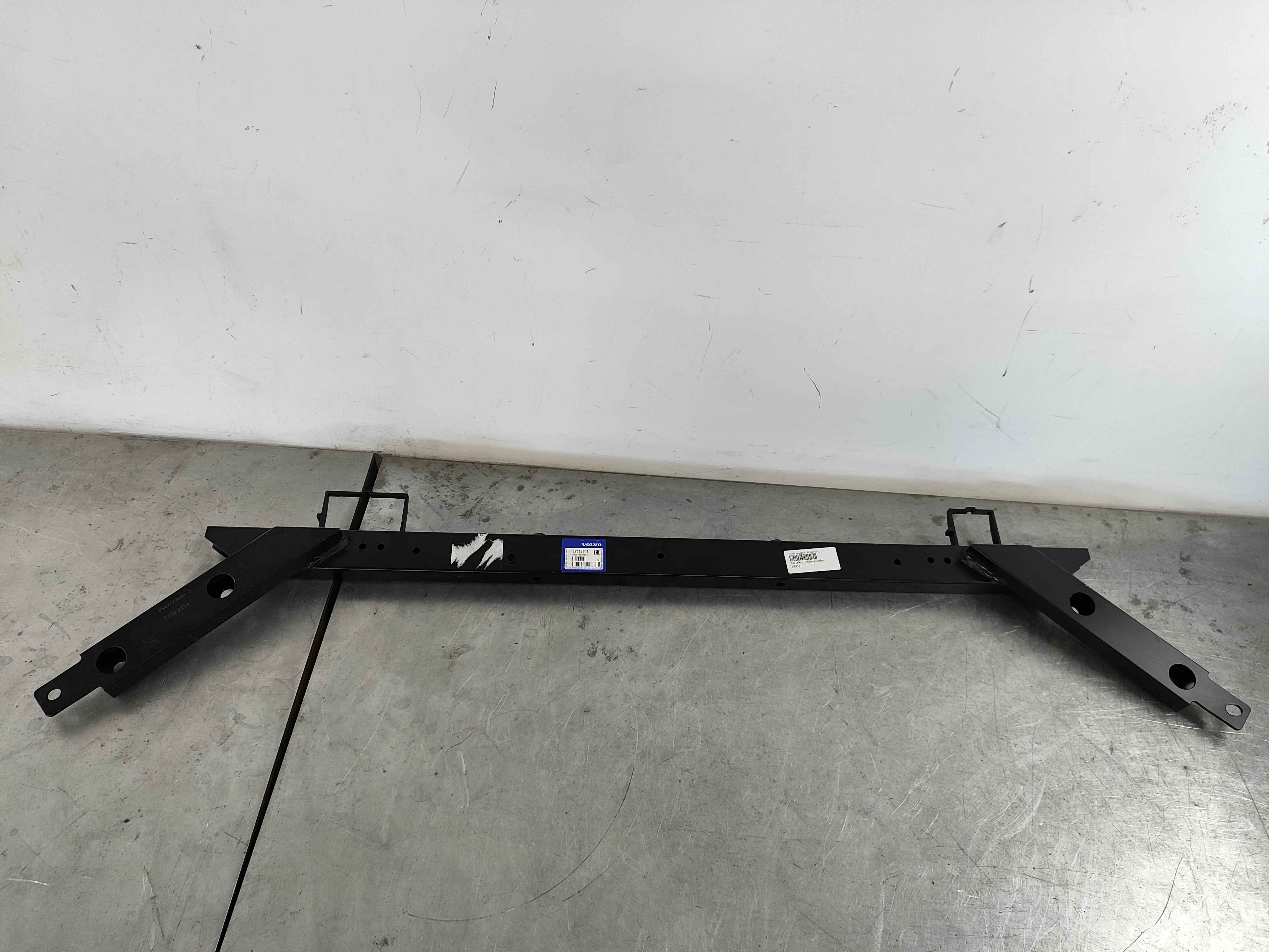 Cross member (XC60 (18-))