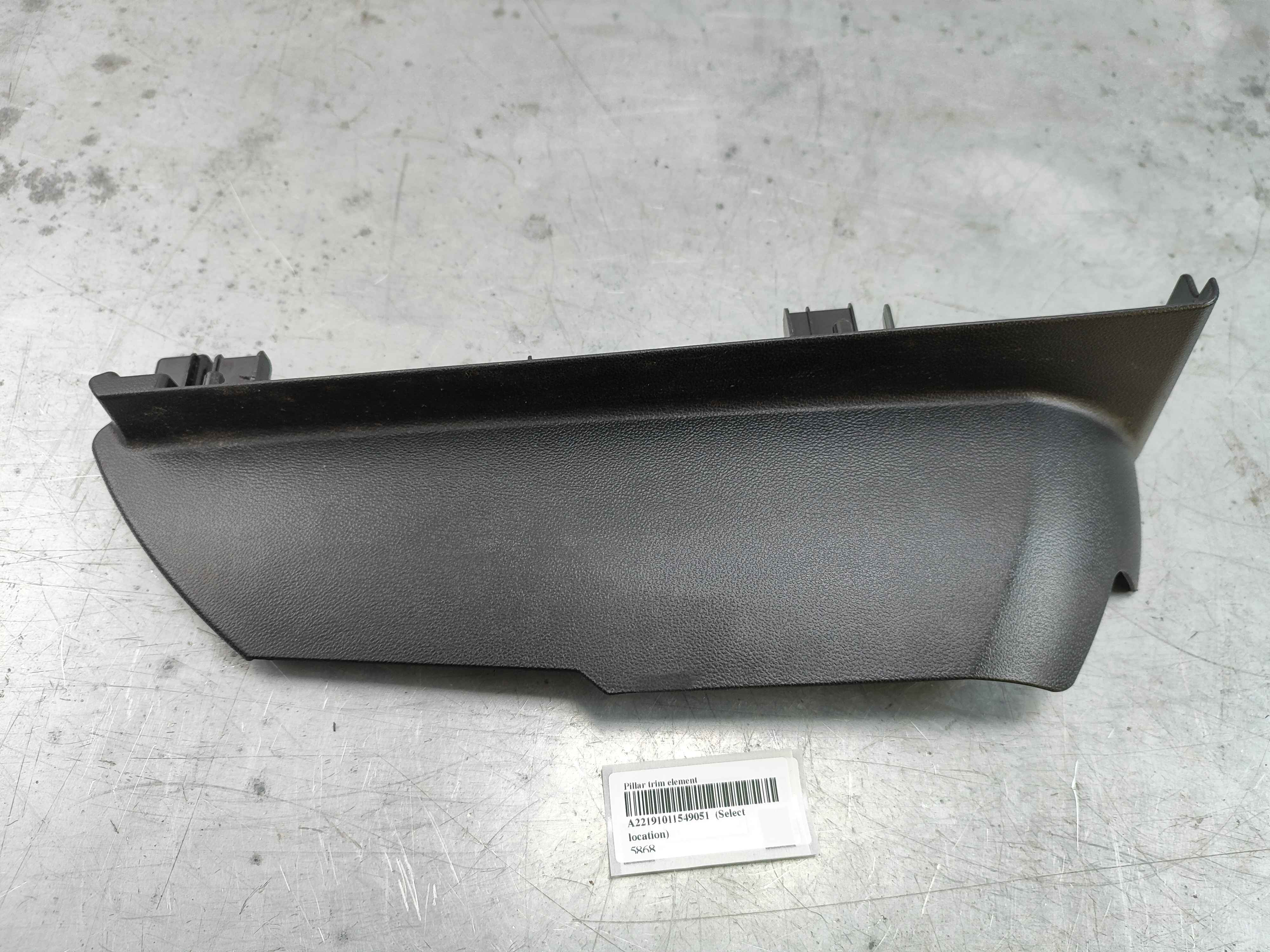 Pillar trim element