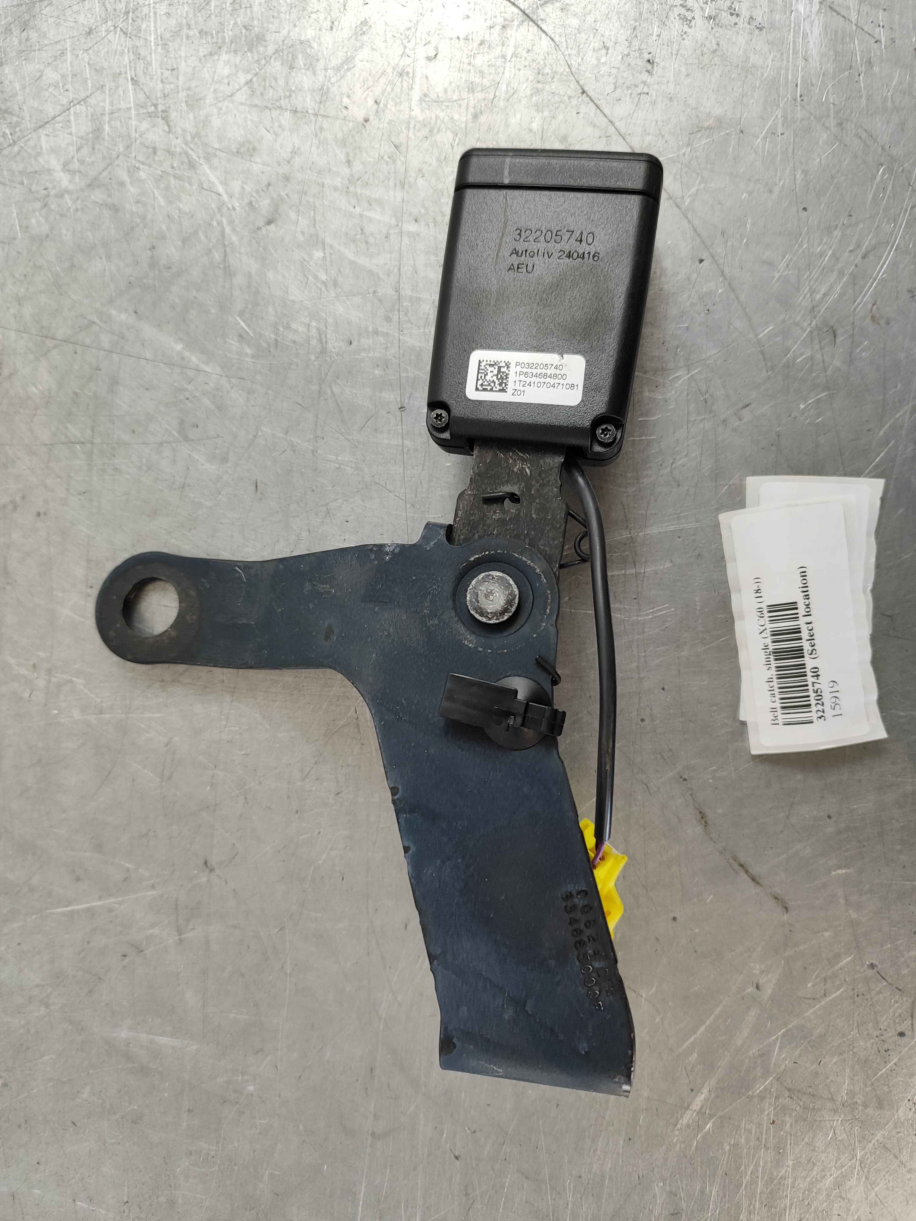 Belt catch, single (XC60 (18-))