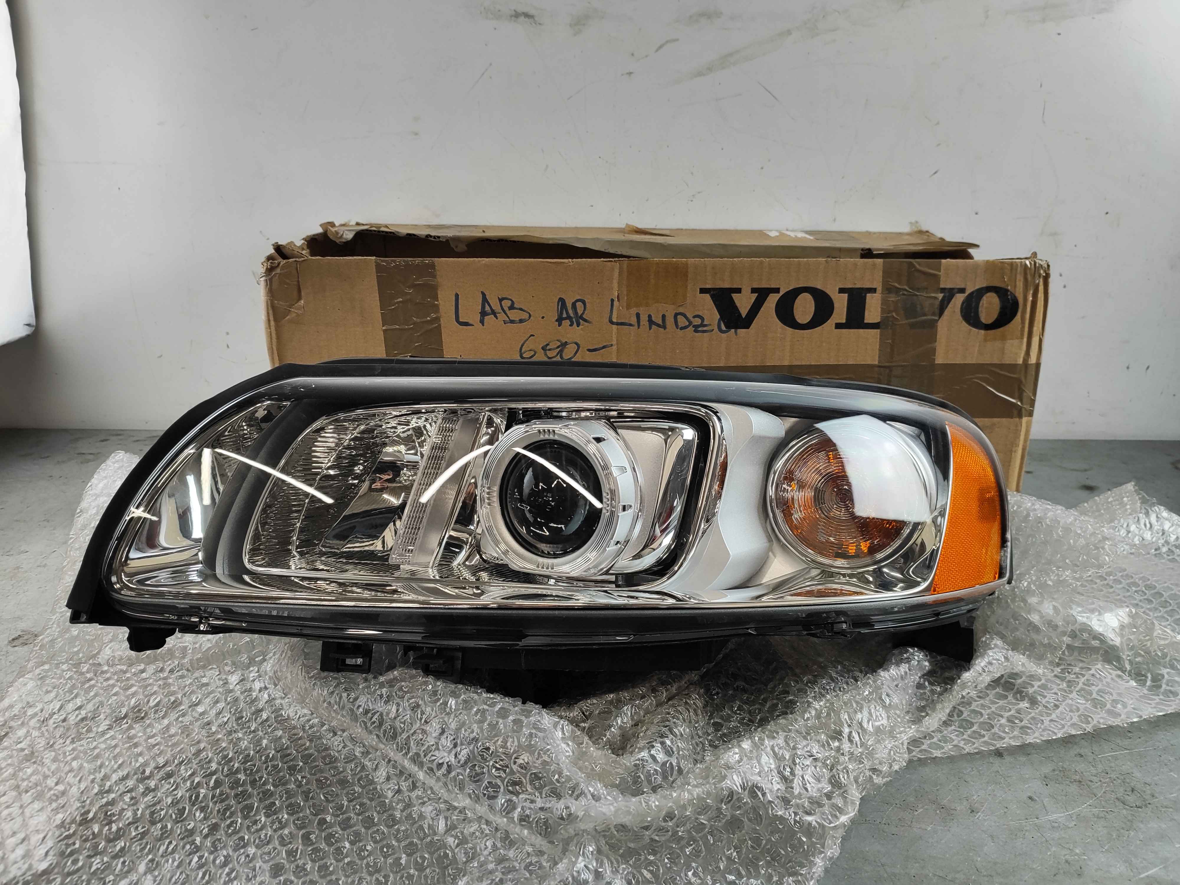 Headlamp, l.h., left, V70 (00-08), S60 (-09), V70 | XC70