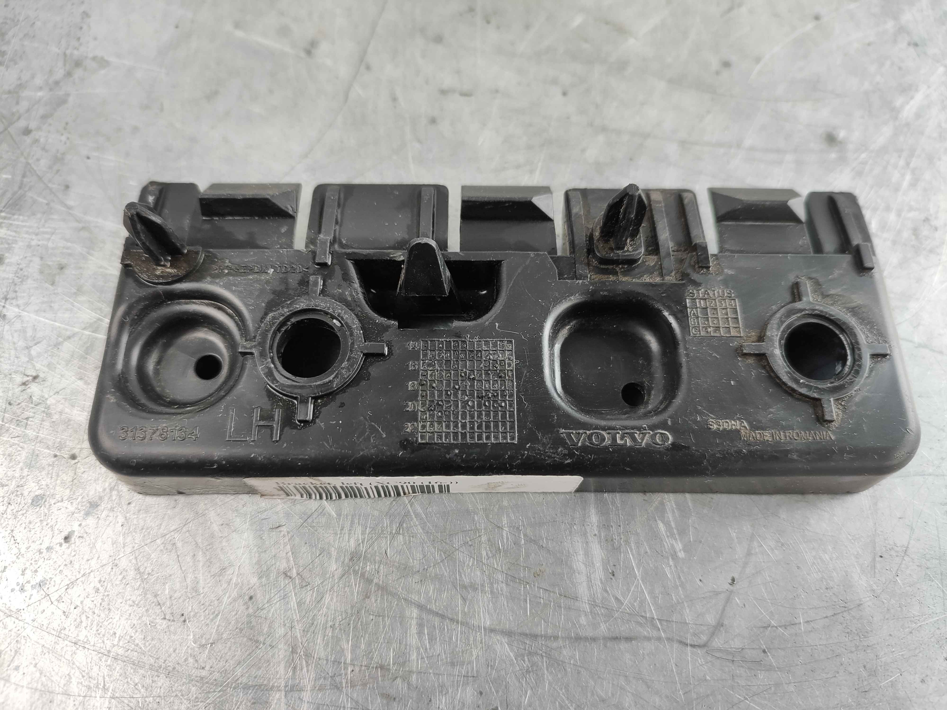 Bracket, left (XC90 (16-))
