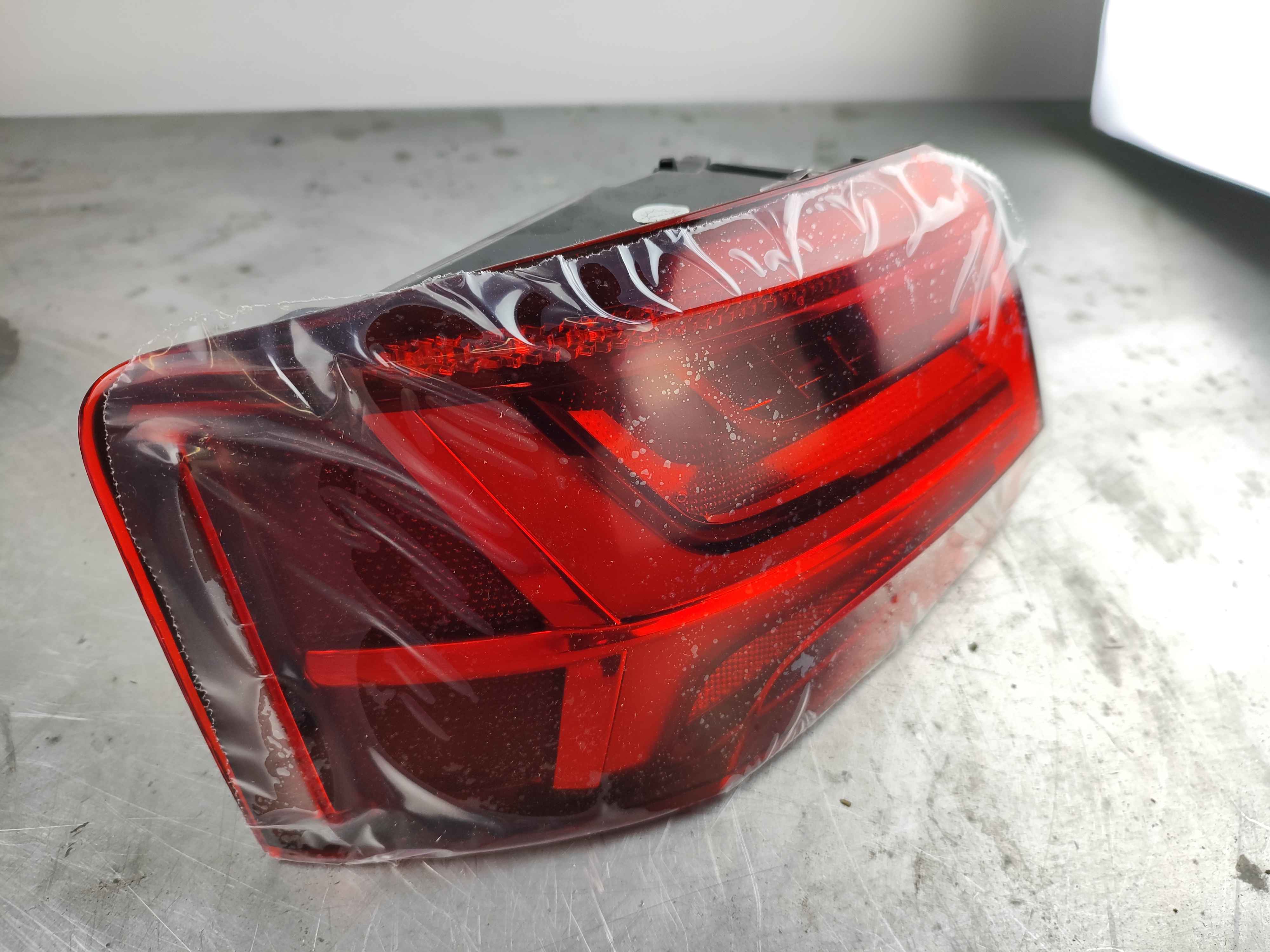 LED tail light