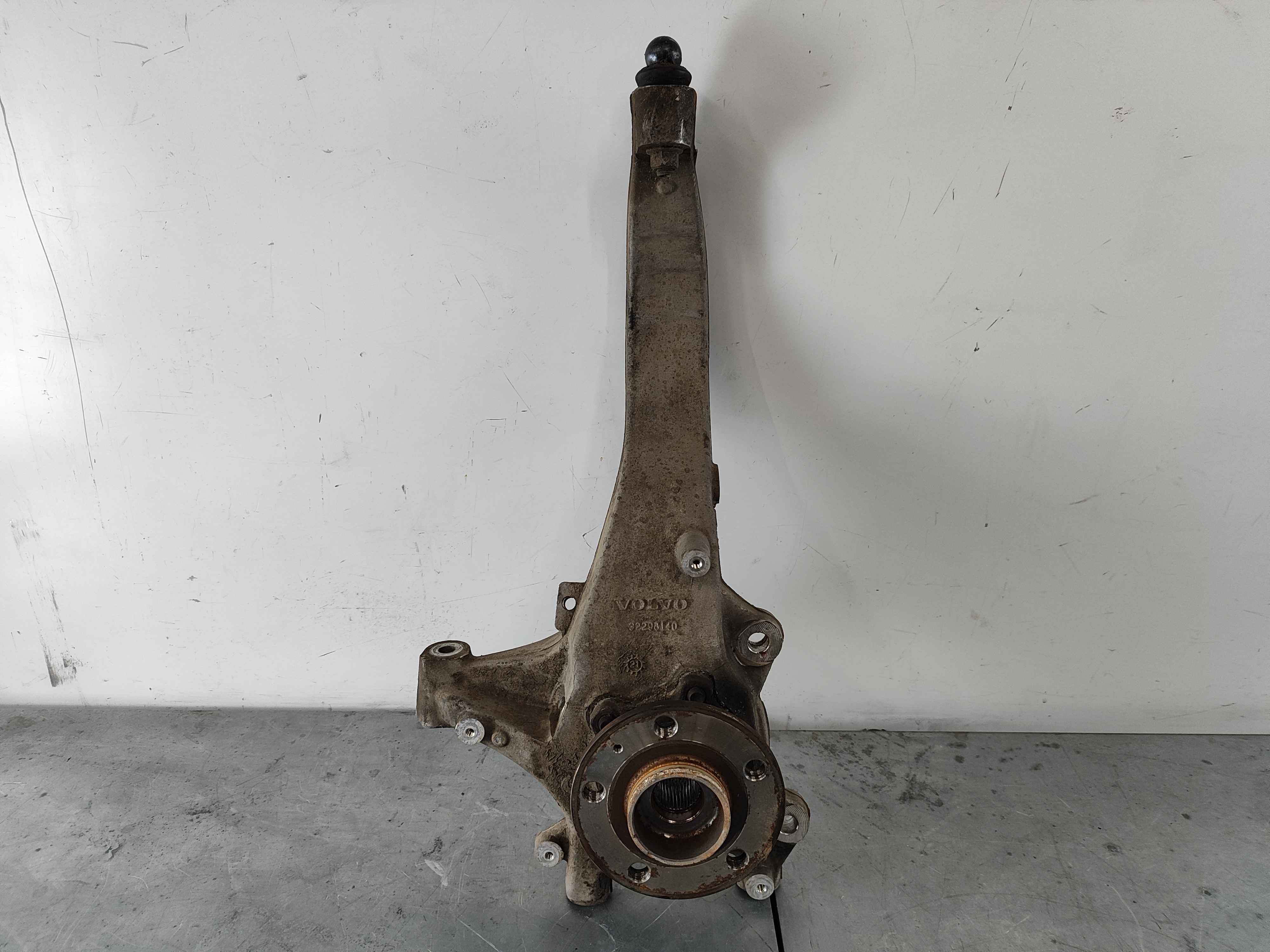 Steering knuckle, right (XC90 (16-)|XC60 (18-))