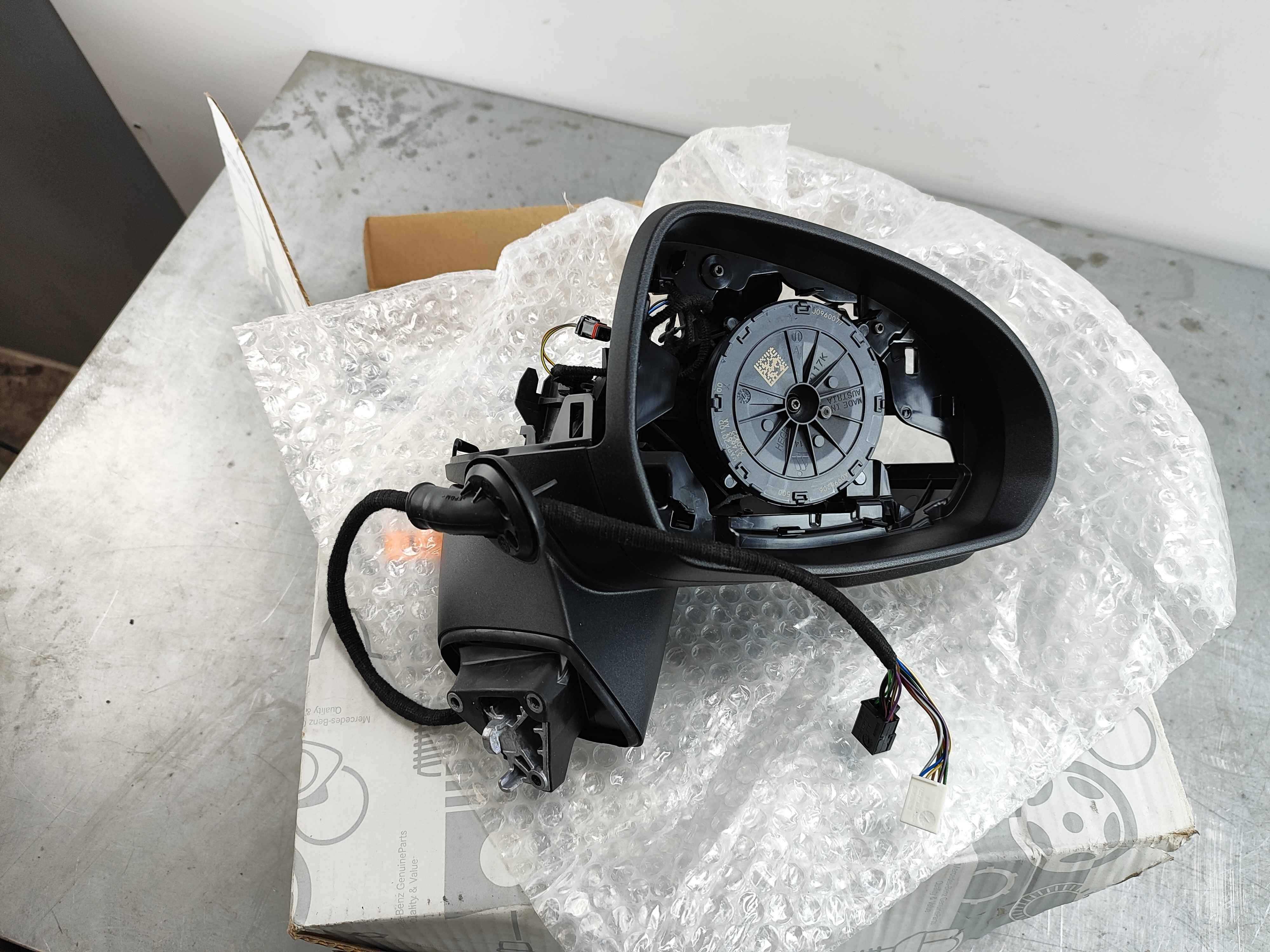 Mercedes-Benz A2548106002