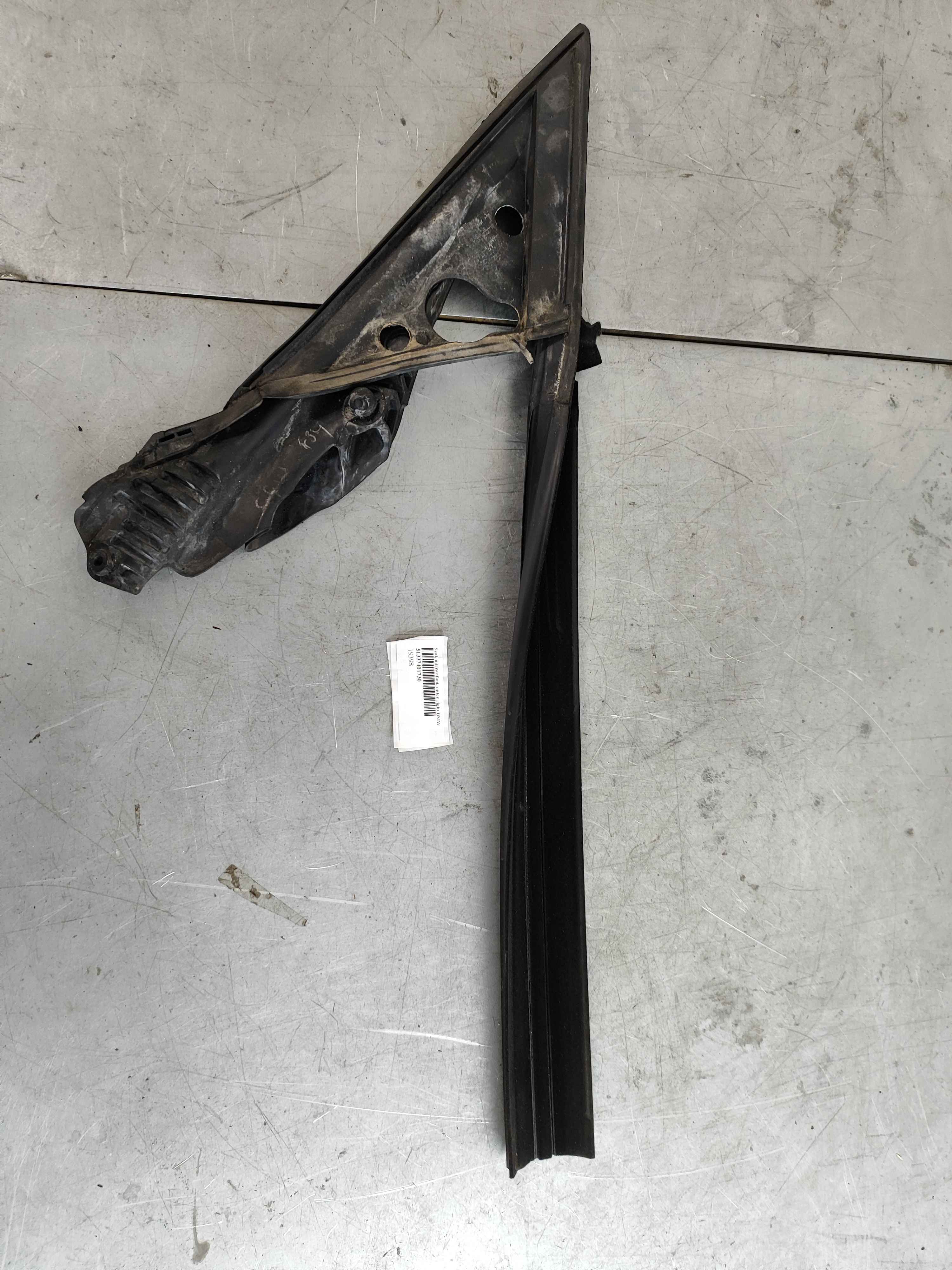 Seal, mirror foot, outer right BMW