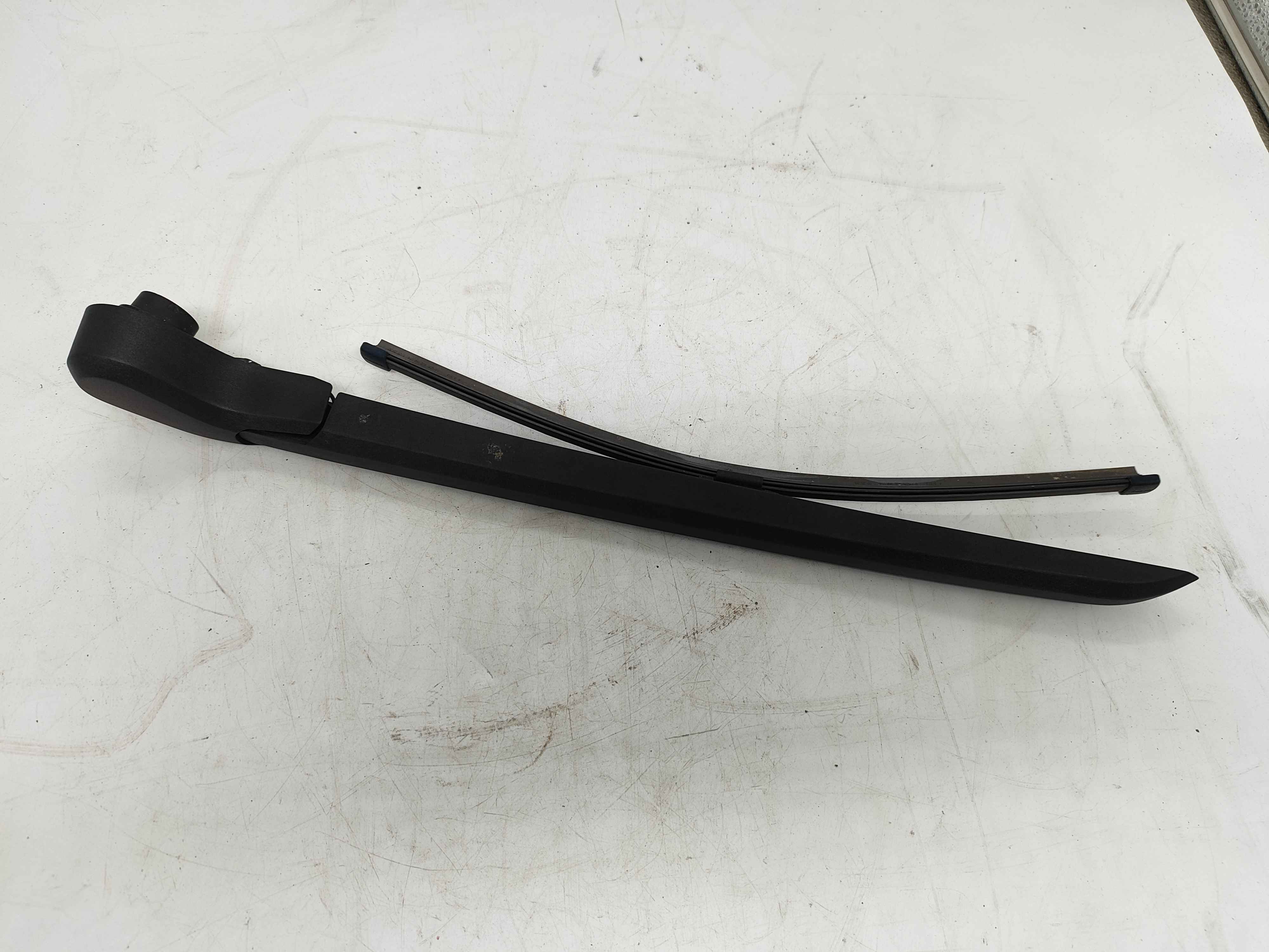 Wiper arm (XC60 (18-))