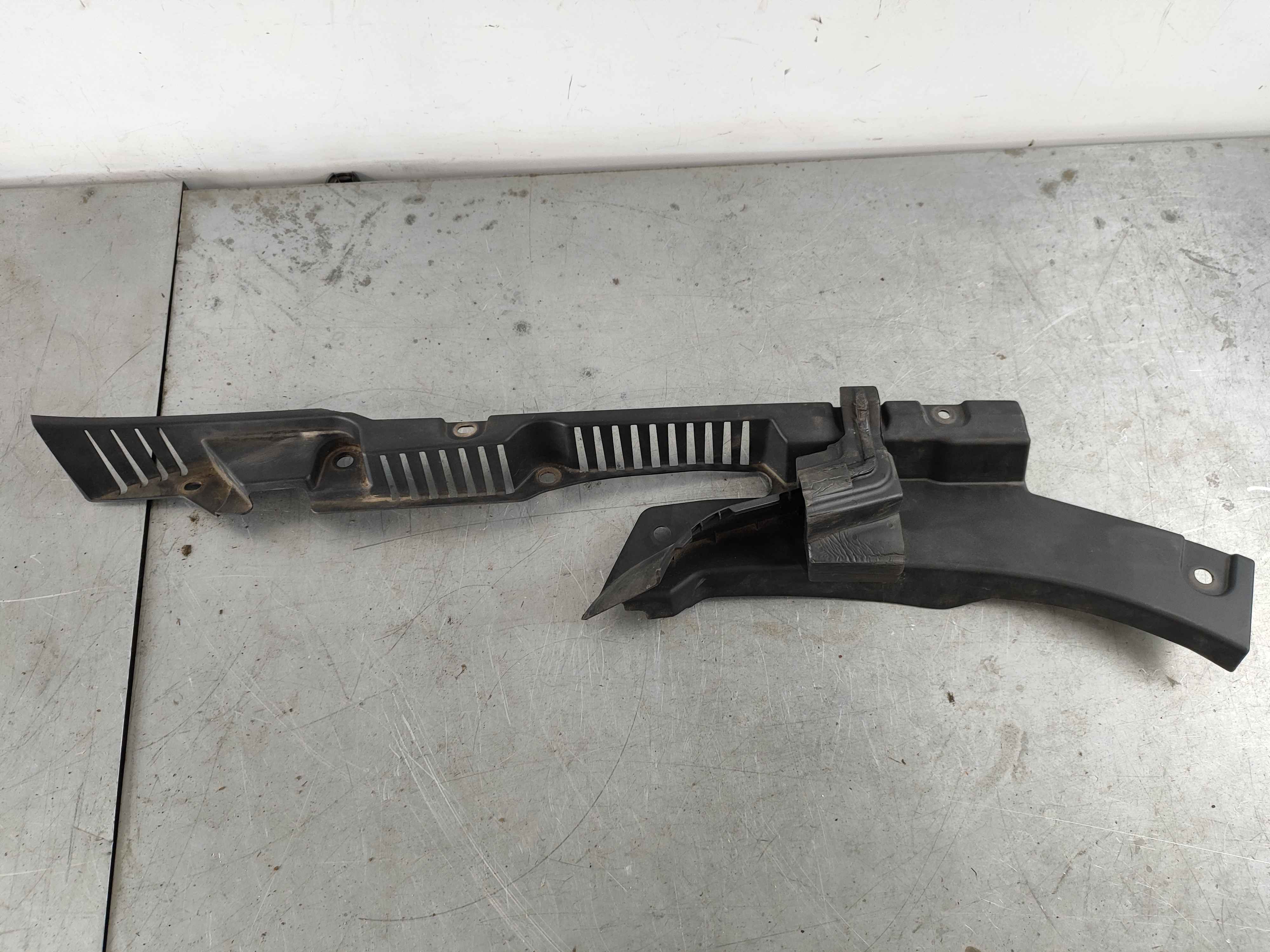 Sealing, rear, left (XC60 (18-))