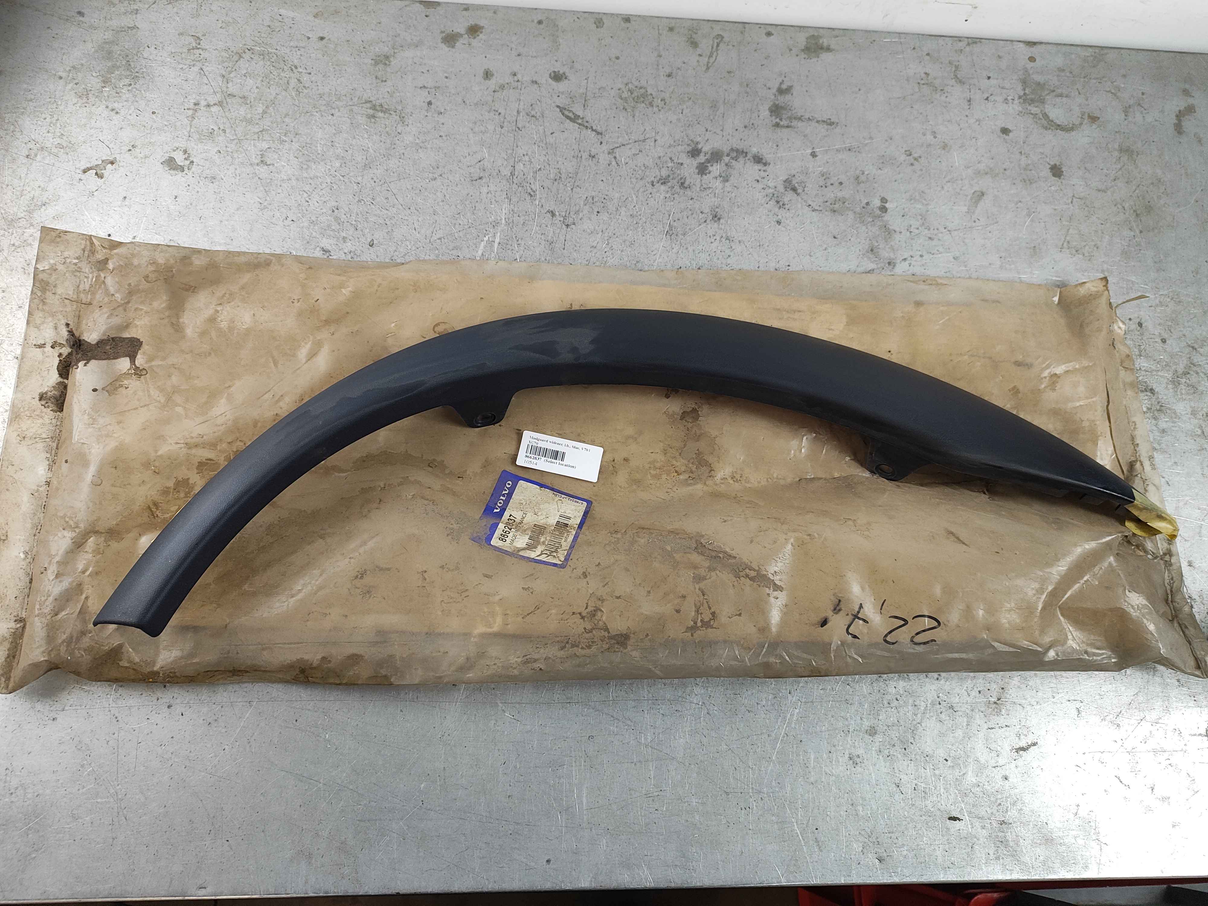 Mudguard widener, l.h., blue, V70 | XC70