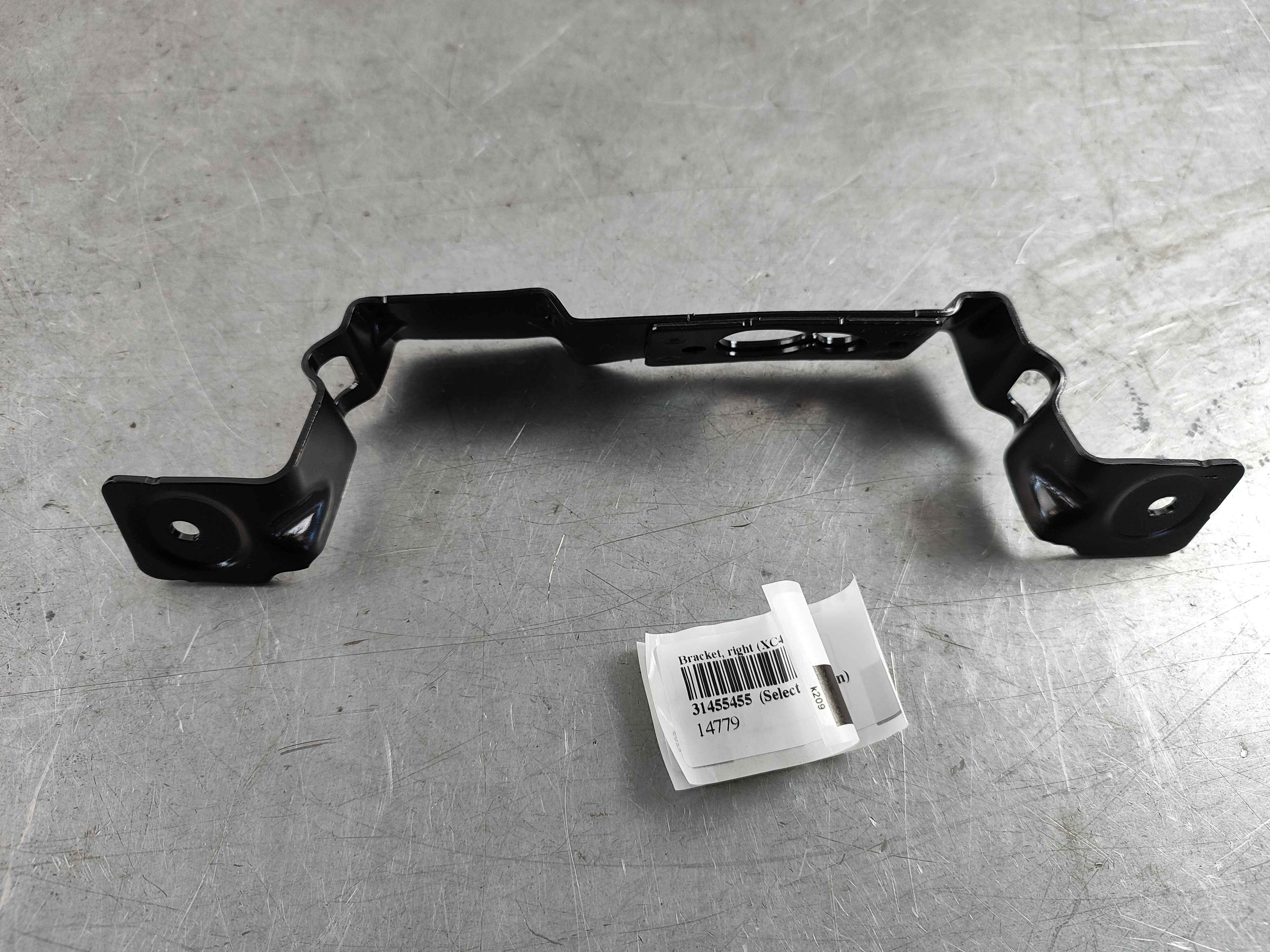 Bracket, right (XC40)