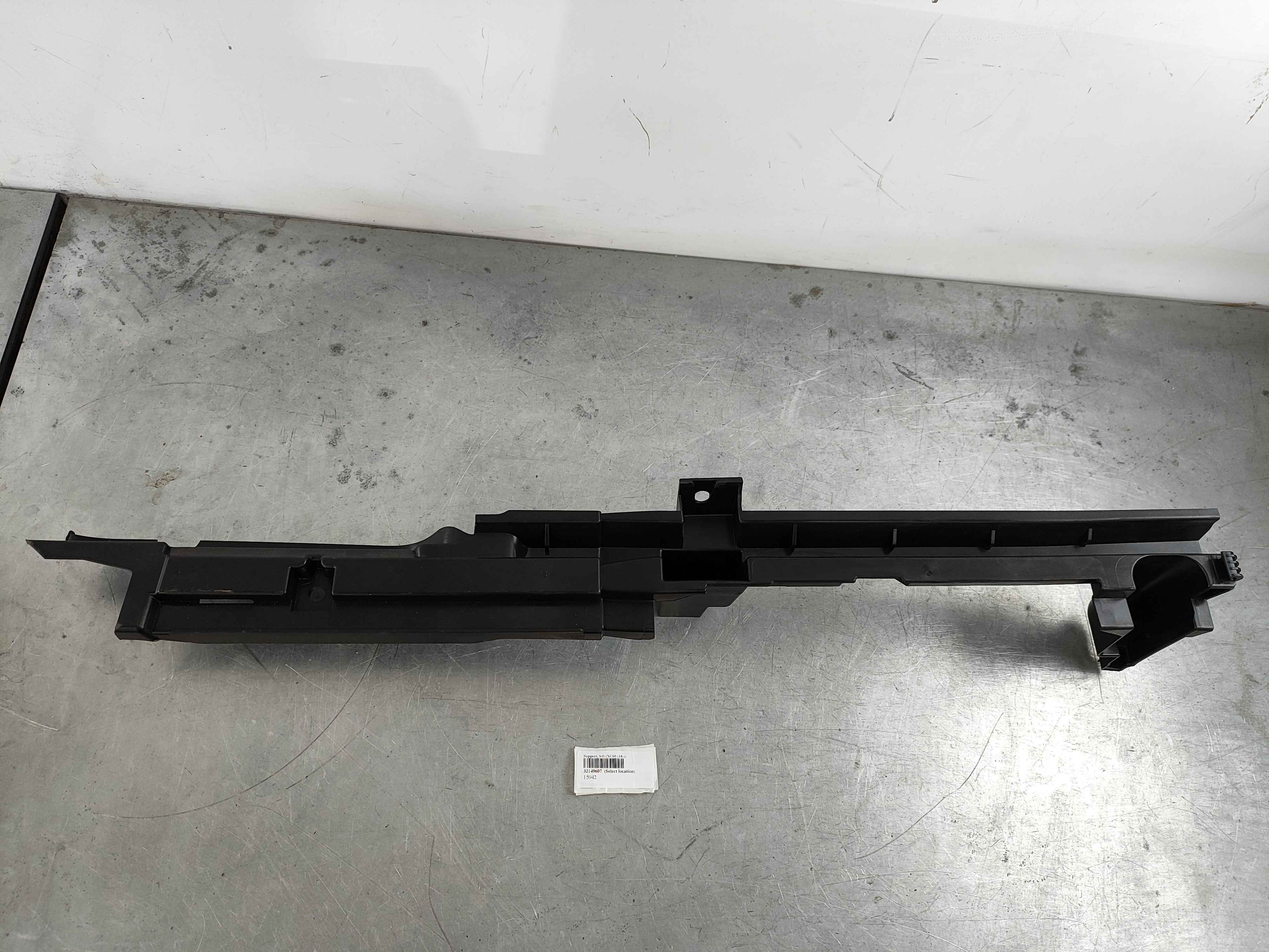 Support, left (XC60 (18-))