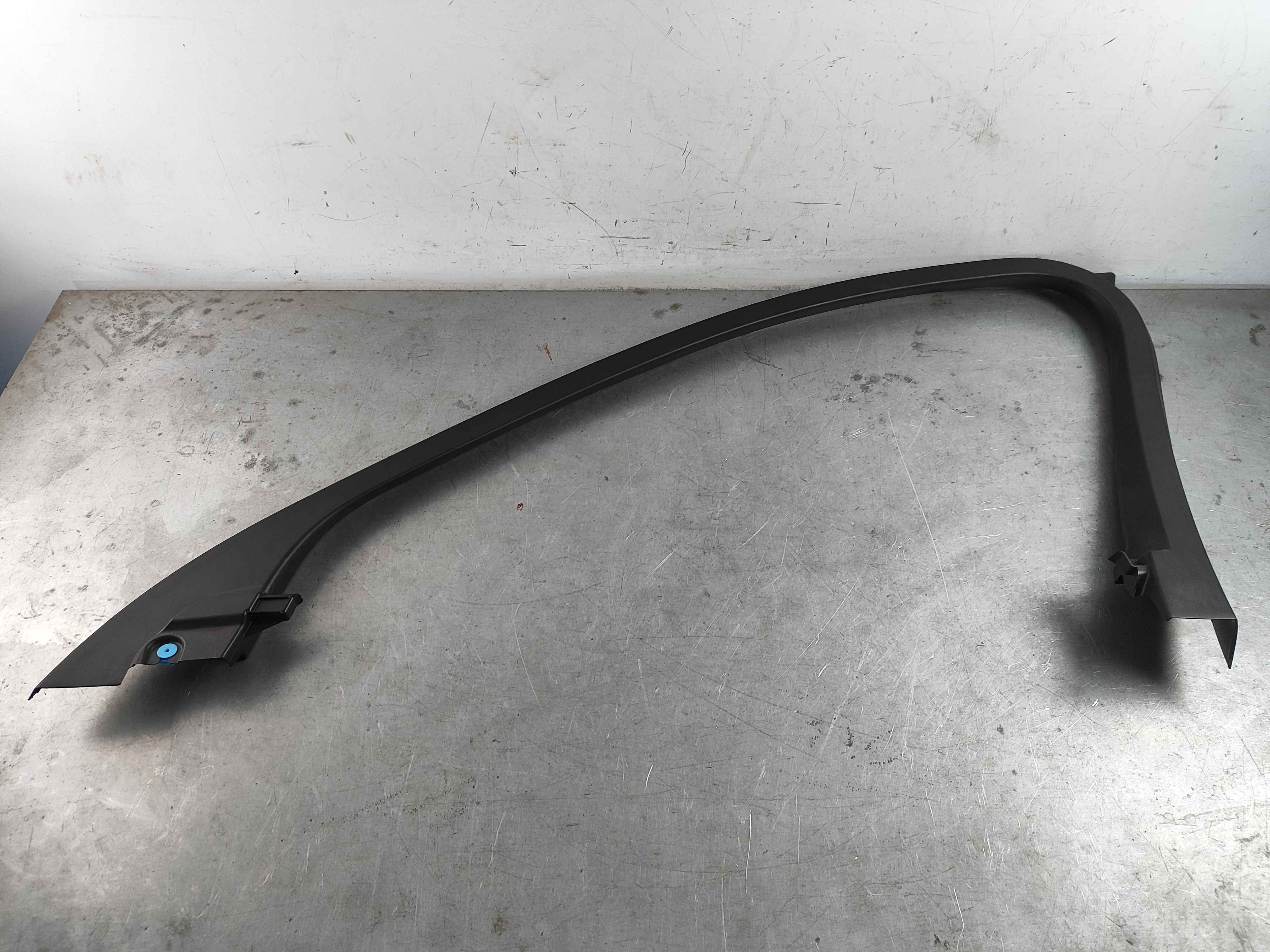 Door arch, front, right (XC60 (18-))