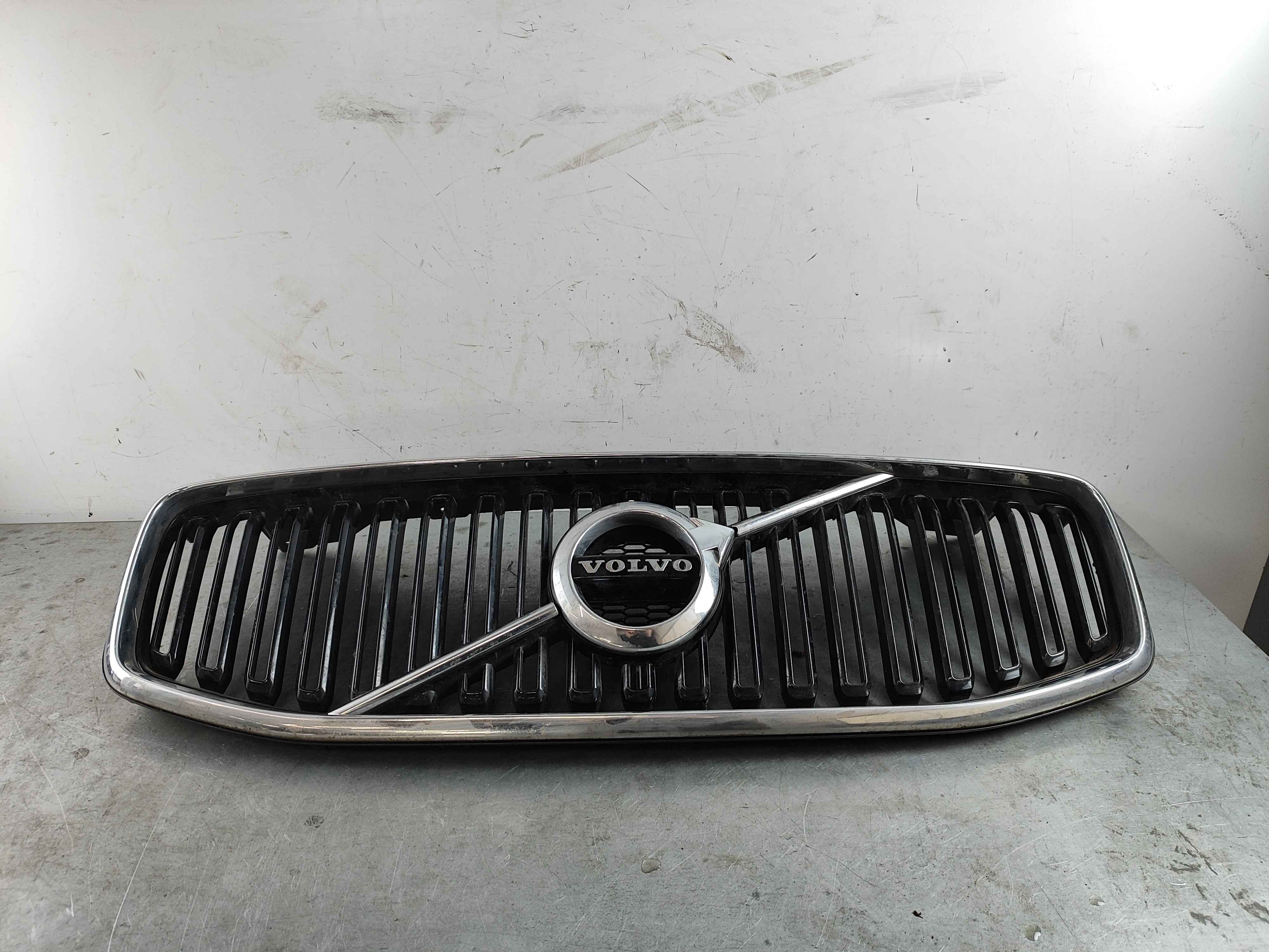Grille (XC60 (18-))