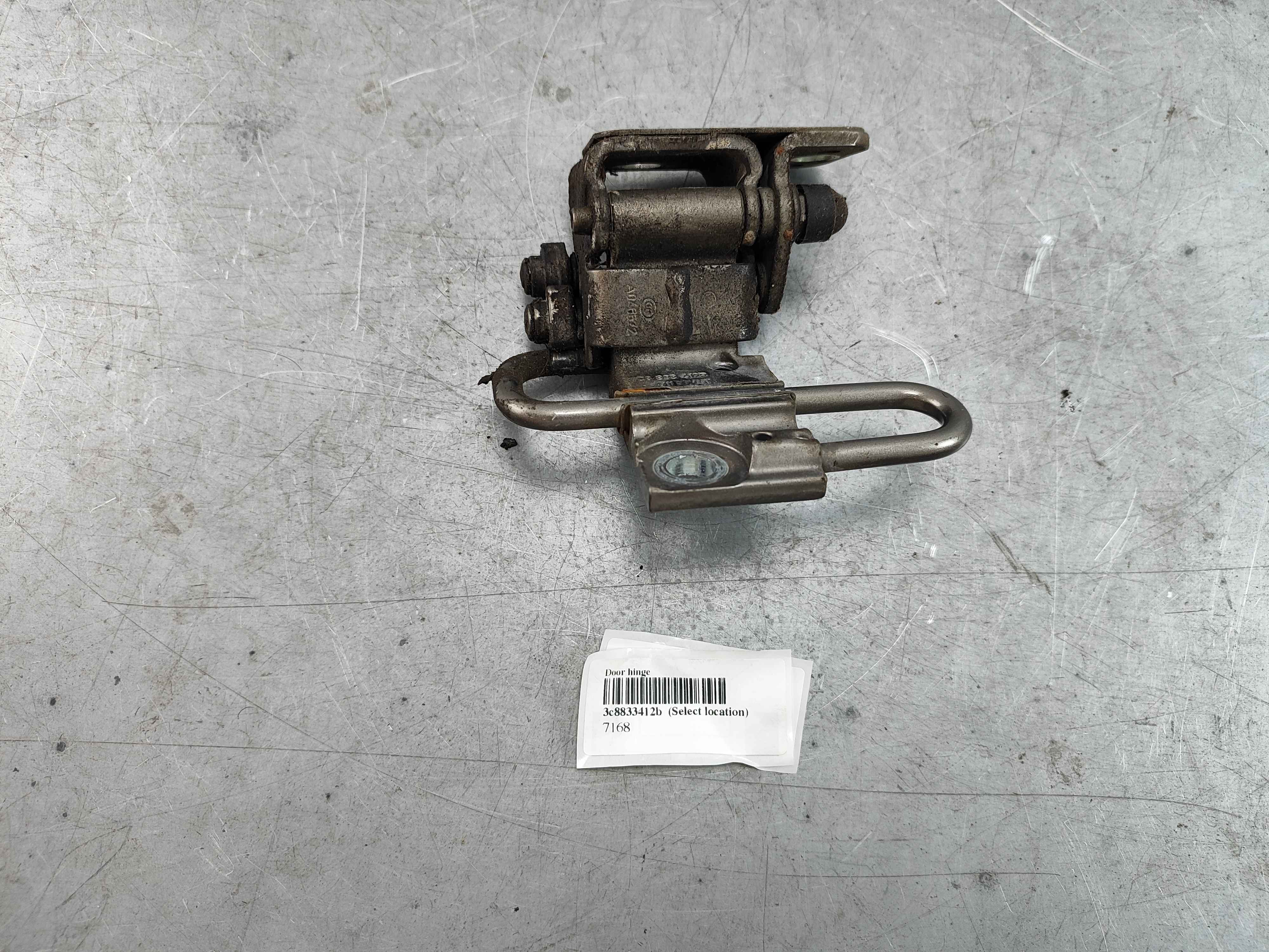 Door hinge