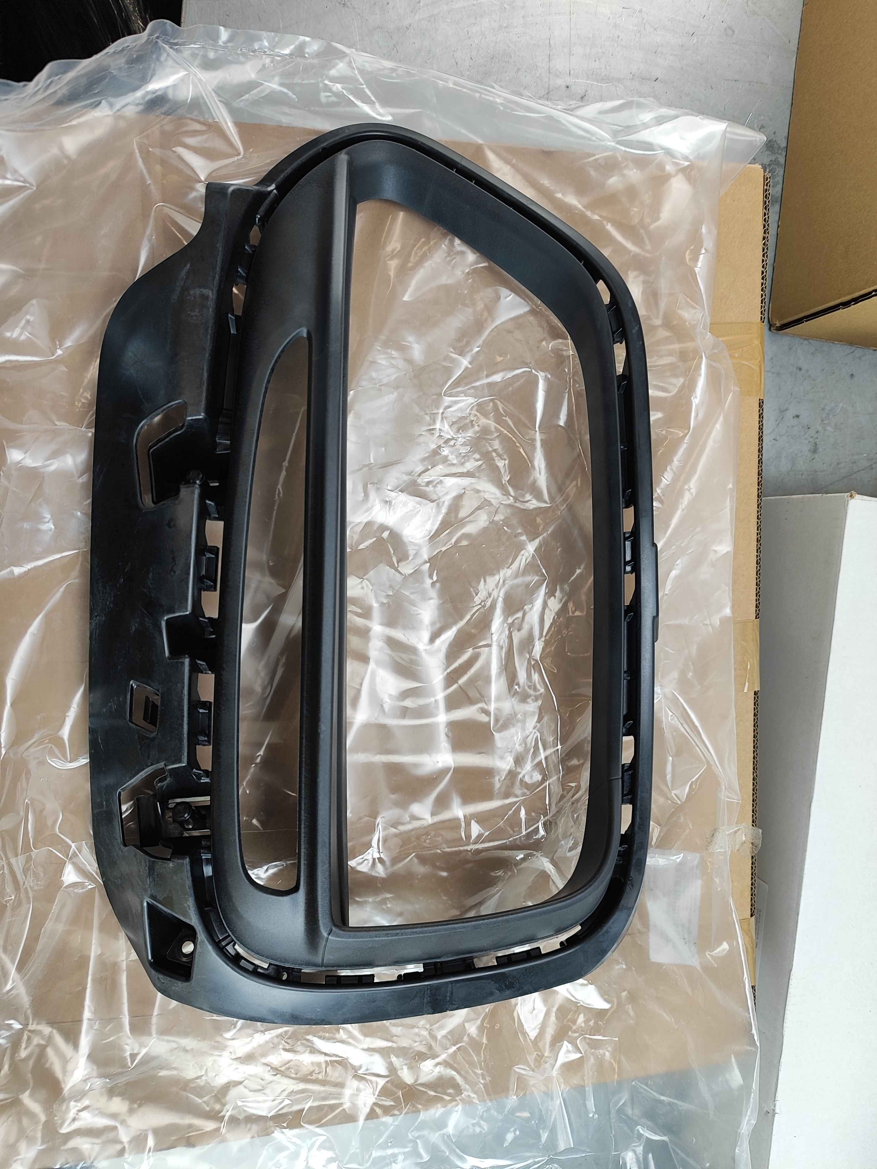 Retaining frame