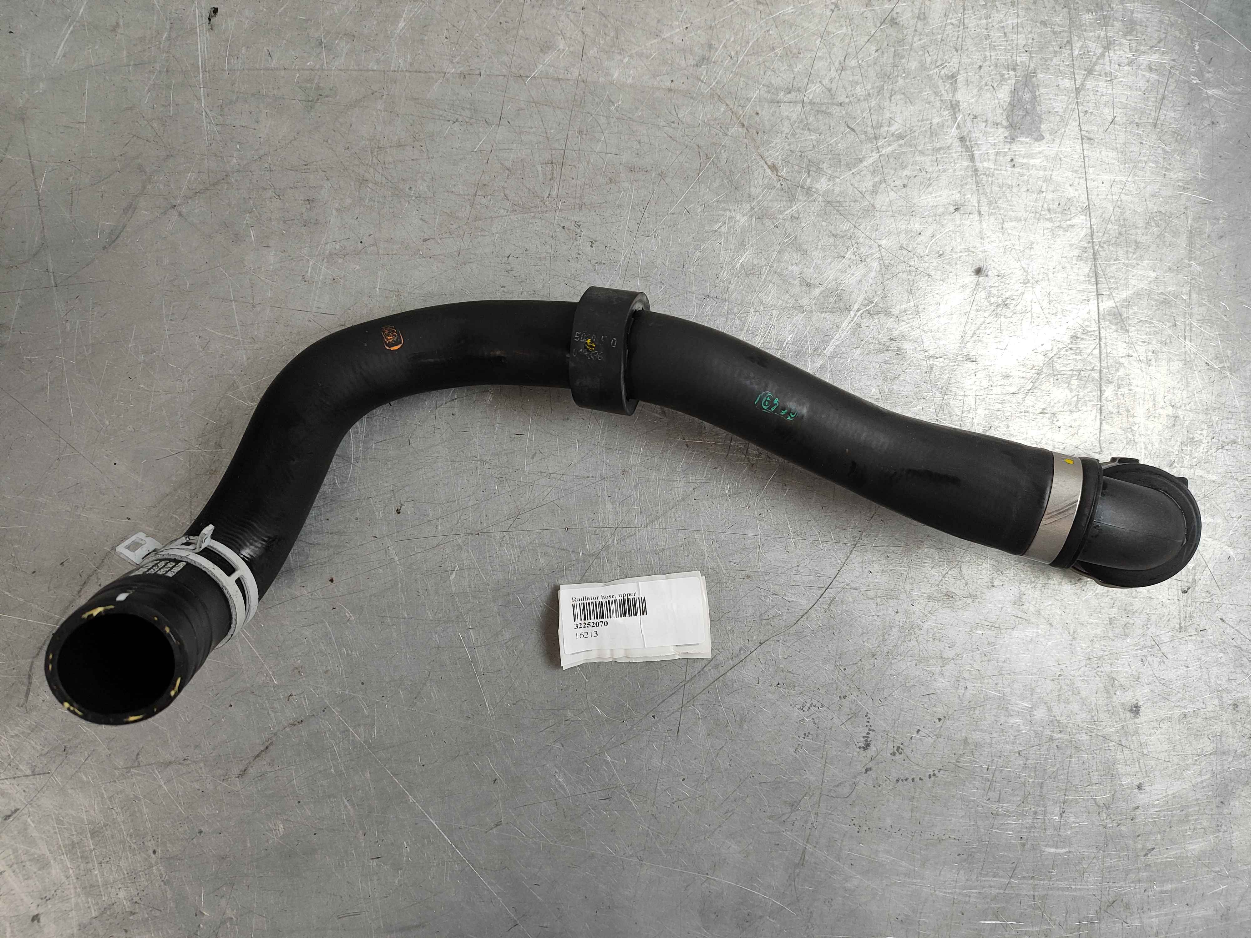 Radiator hose, upper